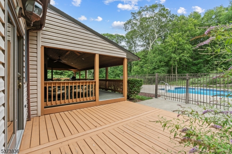 Hardyston Township, New Jersey, 07460, United States, 4 Bedrooms Bedrooms, ,4 BathroomsBathrooms,Residential,For Sale,1900804