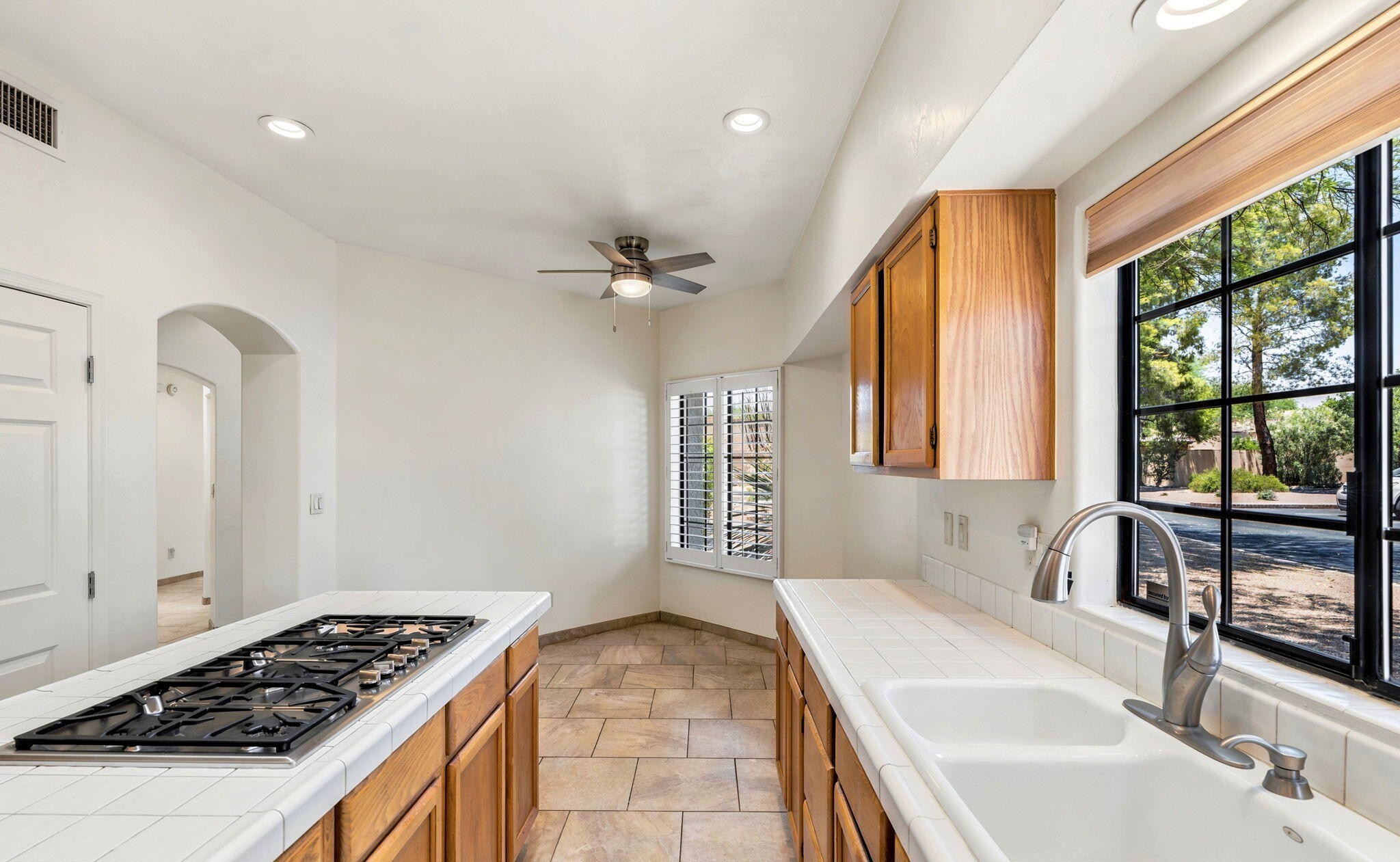  5560 E Miles Circle, Tucson, AZ 85712 - 物件實景