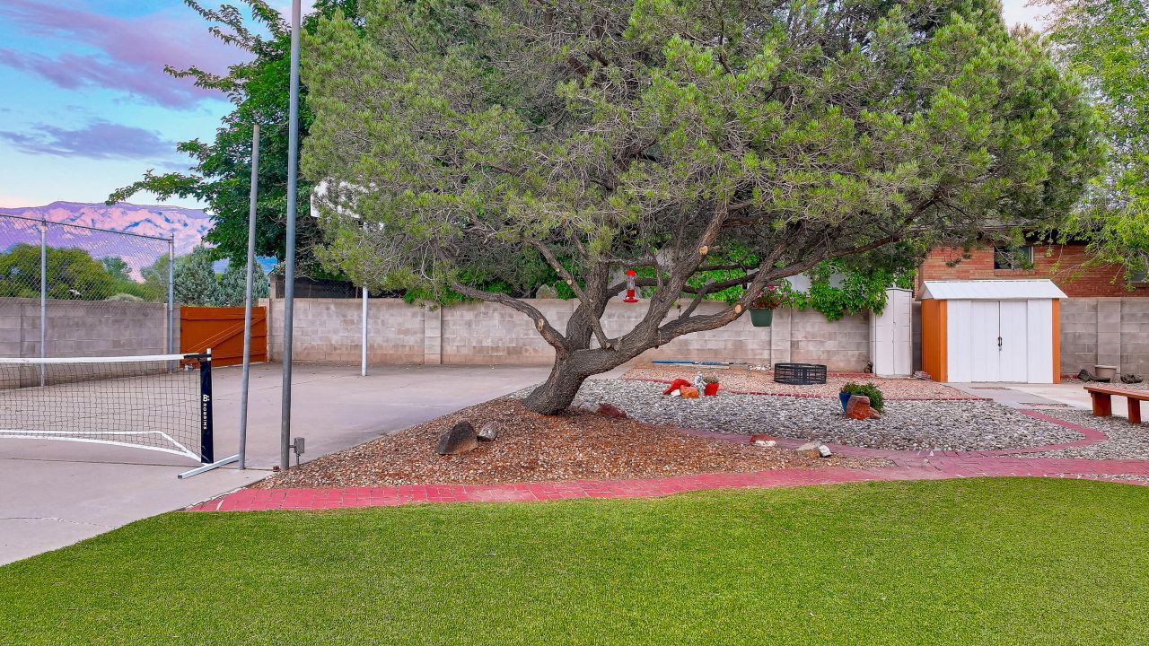 Albuquerque, New Mexico, 87109, United States, 4 Bedrooms Bedrooms, ,3 BathroomsBathrooms,Residential,For Sale,1940496