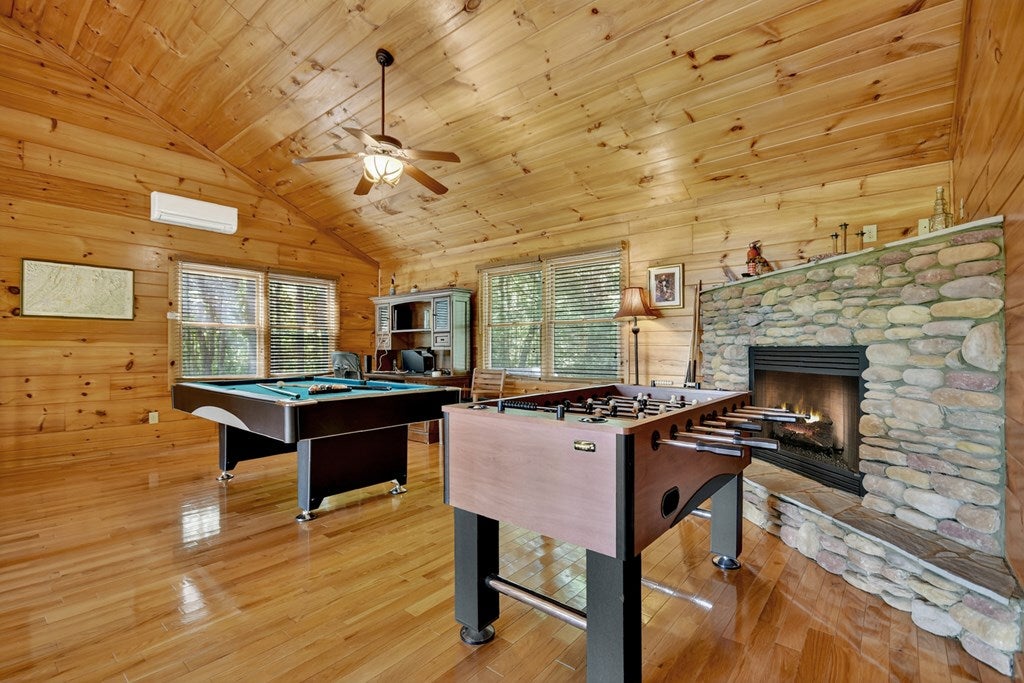 Blue Ridge, Georgia, 30513, United States, 3 Bedrooms Bedrooms, ,3 BathroomsBathrooms,Residential,For Sale,1965953