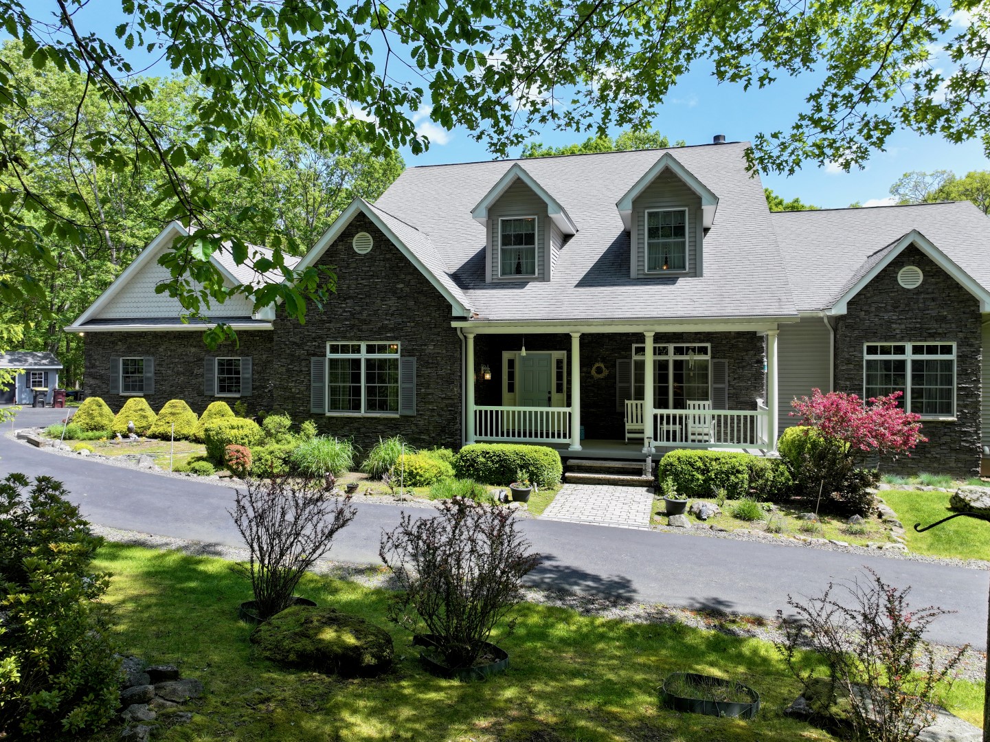 Hawley, Pennsylvania, 18428, United States, 3 Bedrooms Bedrooms, ,4 BathroomsBathrooms,Residential,For Sale,1846687