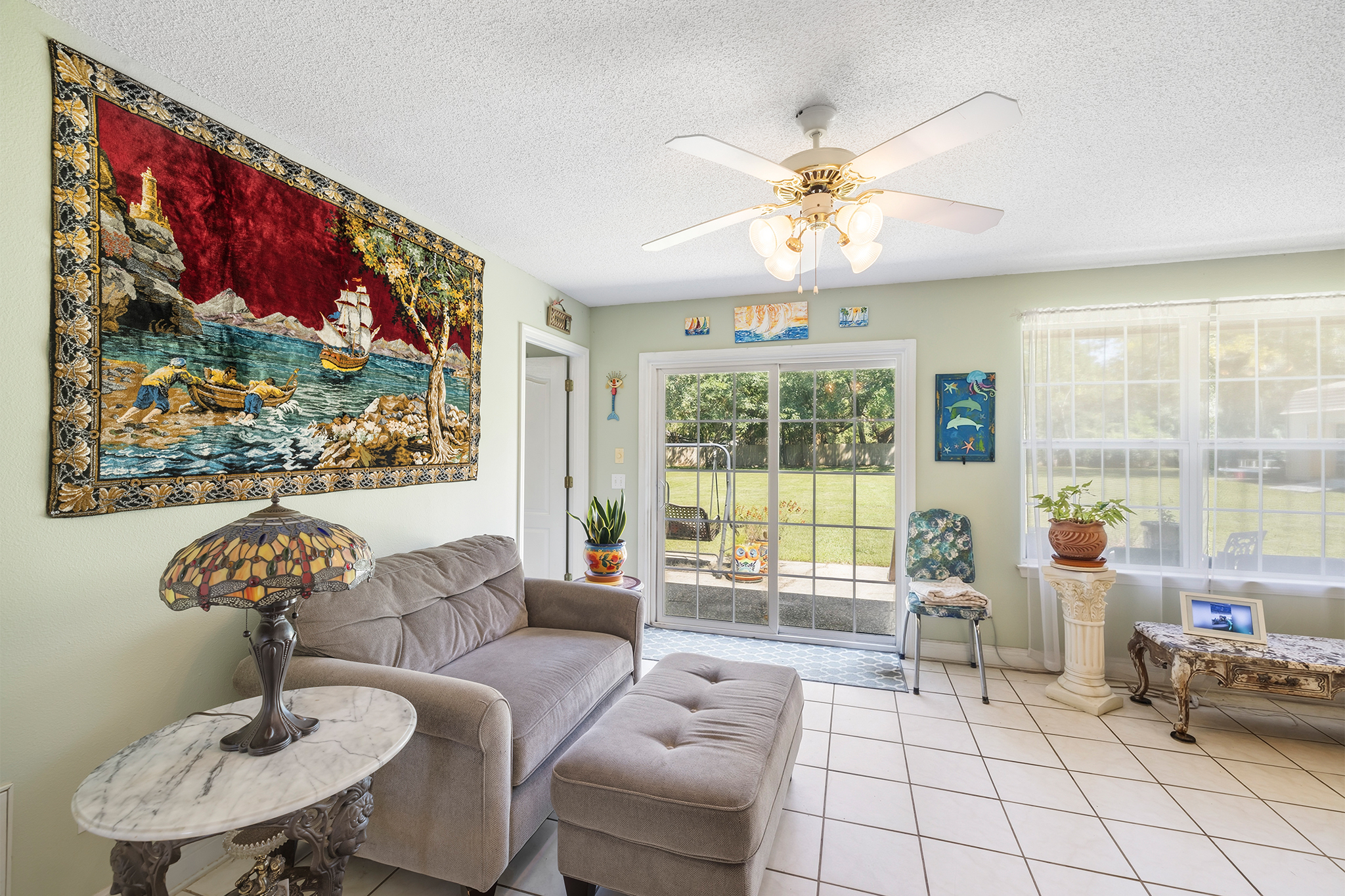  Move-In Ready Home on Nearly an Acre - 物件實景