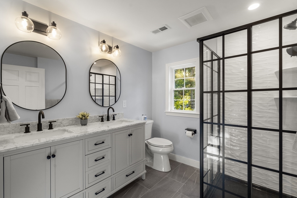 Abington, Massachusetts, 02351, United States, 3 Bedrooms Bedrooms, ,3 BathroomsBathrooms,Residential,For Sale,1987821