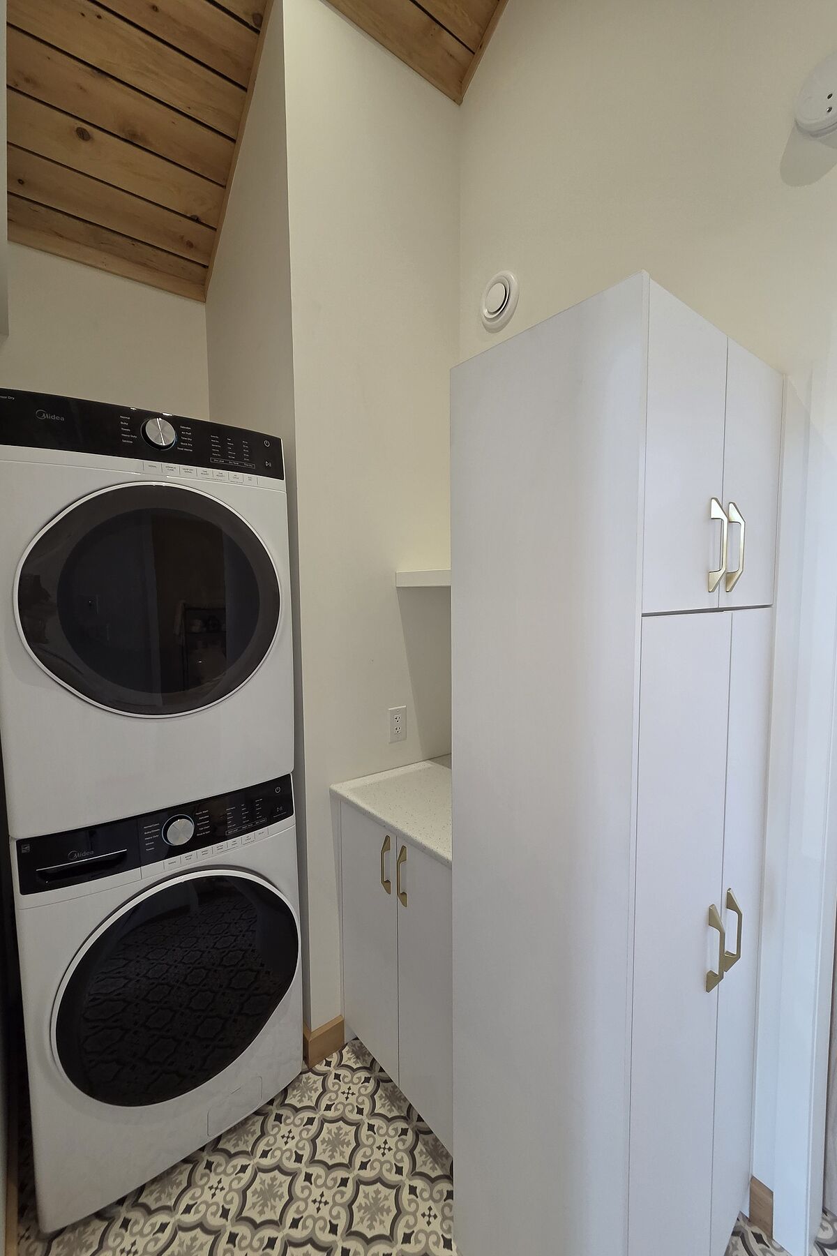  Out of Area, - 物件實景