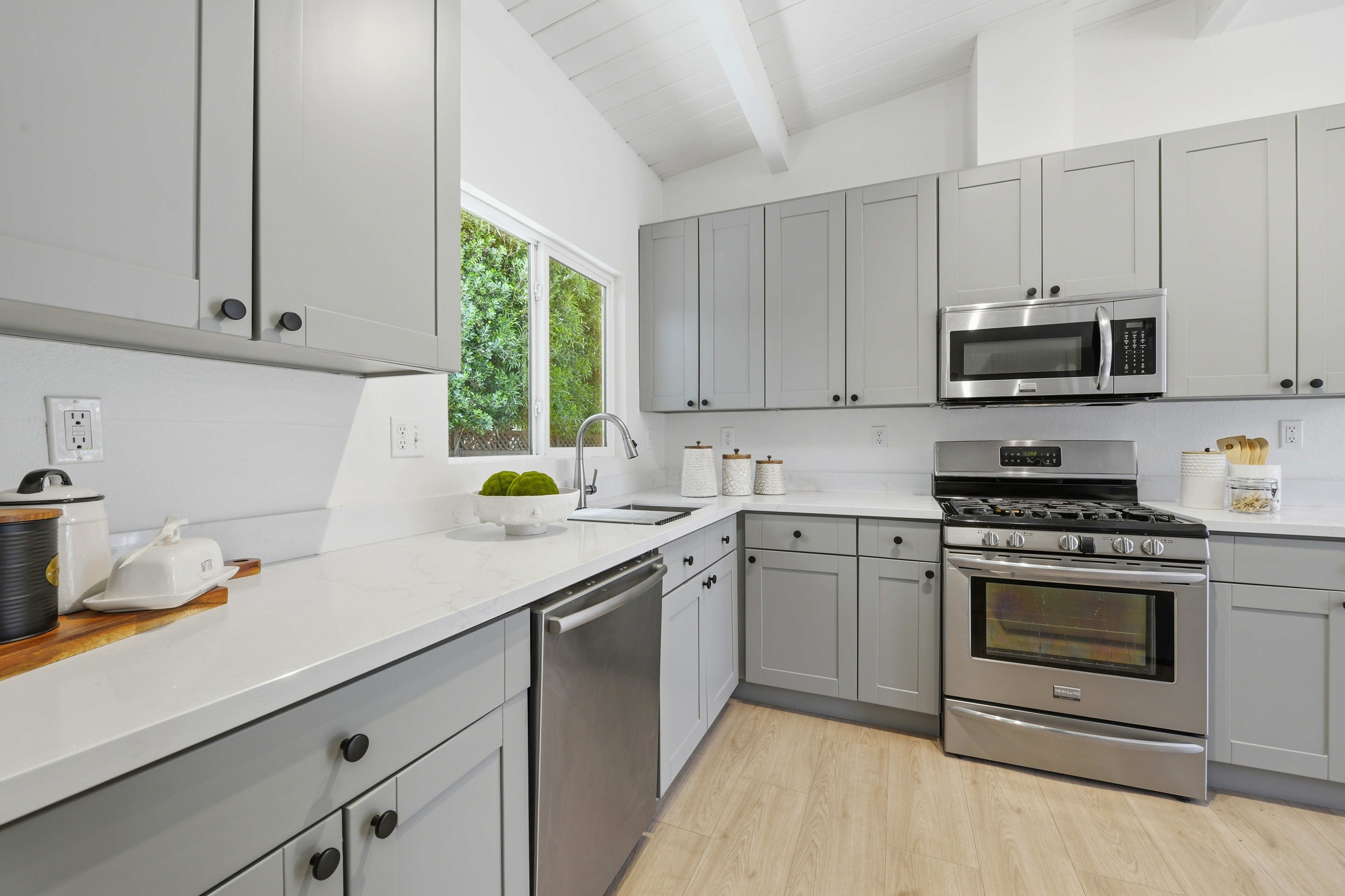  Beautifully Updated Home for an Indoor/Outdoor Lifestyle - 物件實景