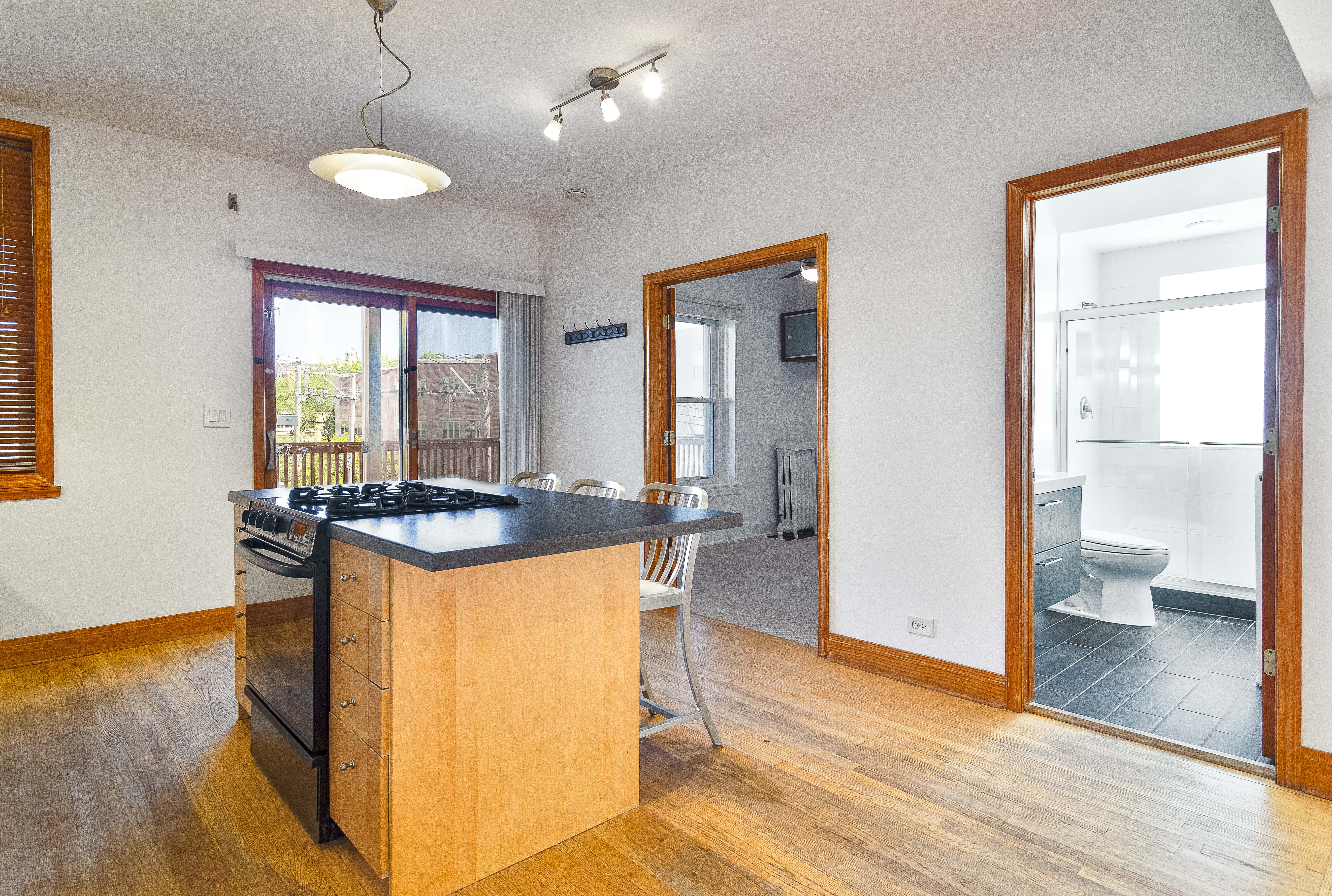 This Home Delivers Privacy, Volume, and Timeless Vintage Character - 物件實景