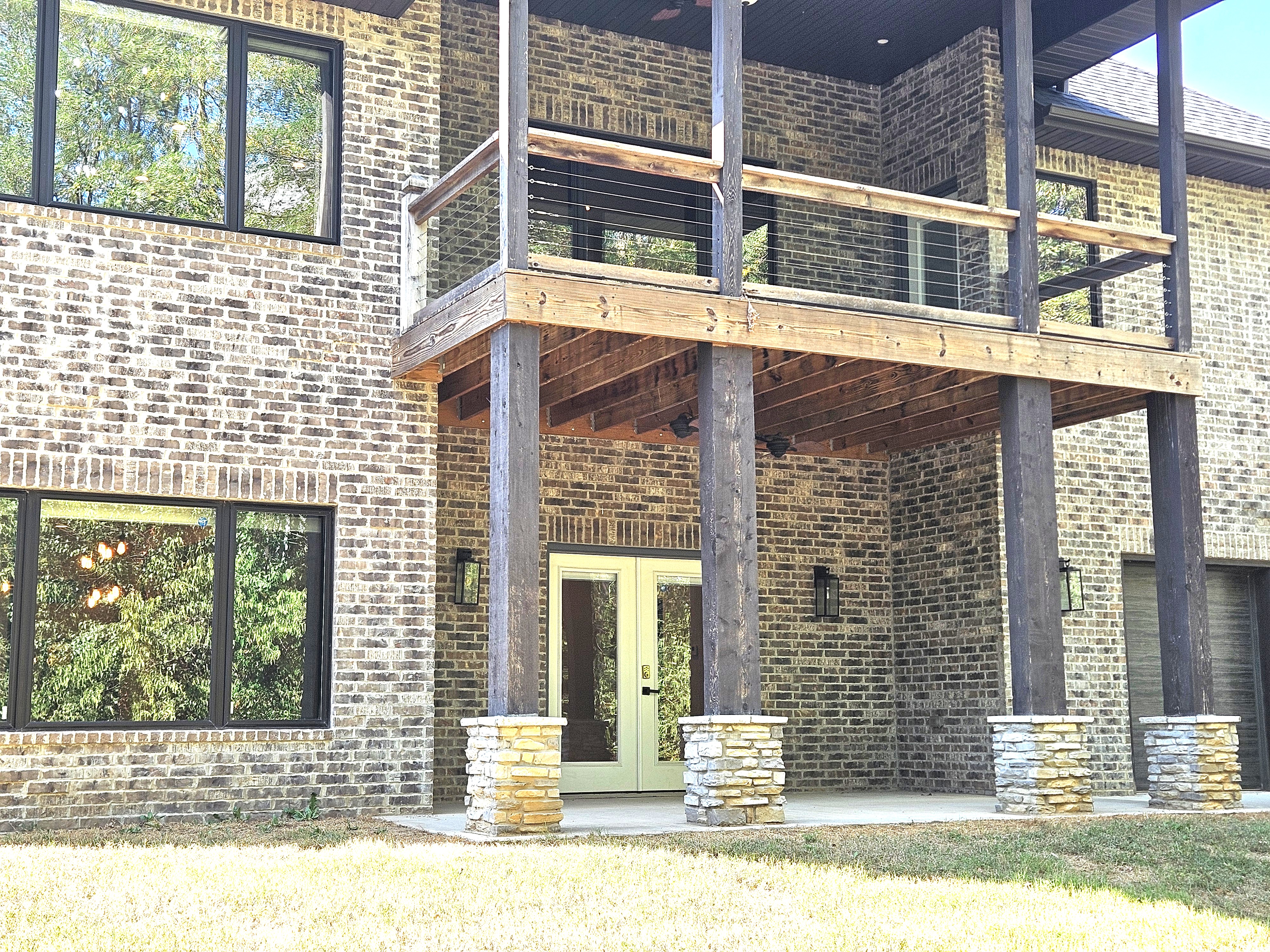 SPRINGFIELD, Missouri, 65804, United States, 4 Bedrooms Bedrooms, ,4 BathroomsBathrooms,Residential,For Sale,1996433