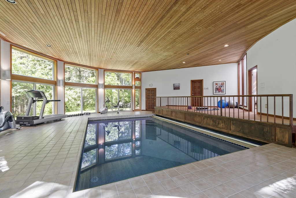 Carlisle, Massachusetts, 01741, United States, 4 Bedrooms Bedrooms, ,5 BathroomsBathrooms,Residential,For Sale,1874454