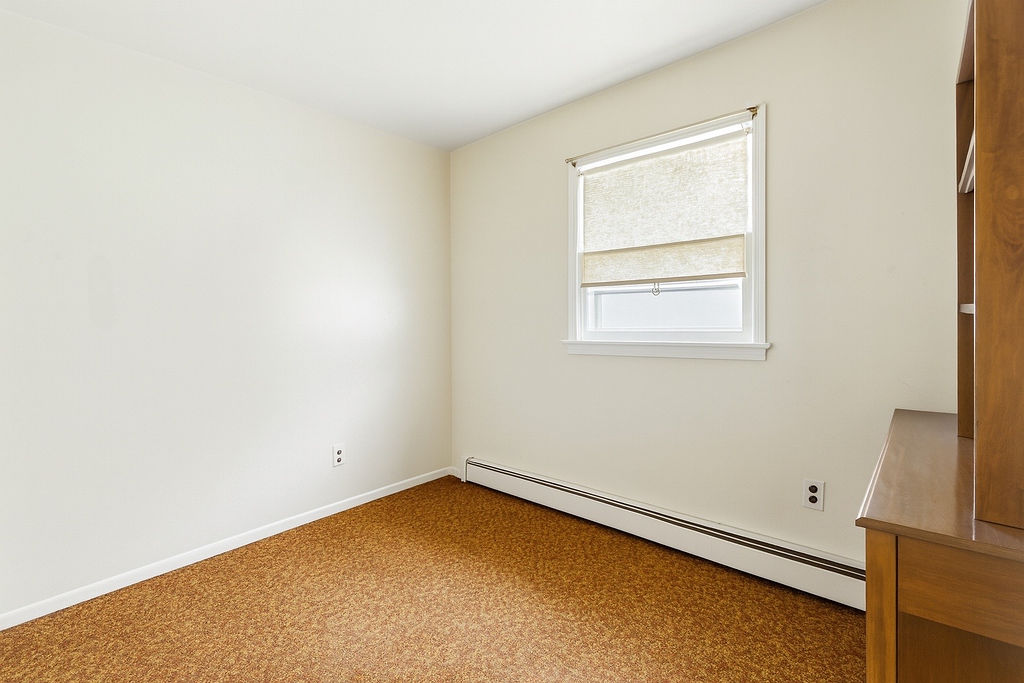 Floral Park, New York, 11001, United States, 3 Bedrooms Bedrooms, ,3 BathroomsBathrooms,Residential,For Sale,1928603