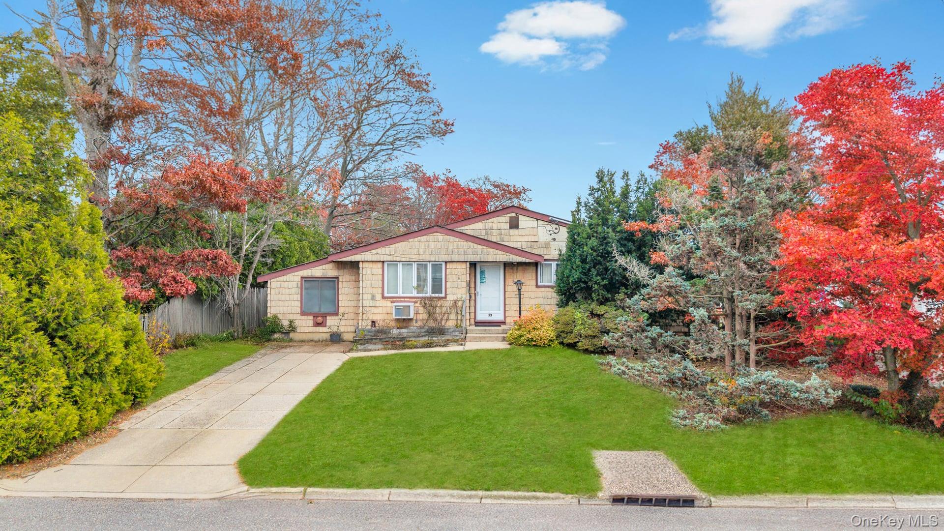 Deer Park, New York, 11729, United States, 4 Bedrooms Bedrooms, ,2 BathroomsBathrooms,Residential,For Sale,1992867