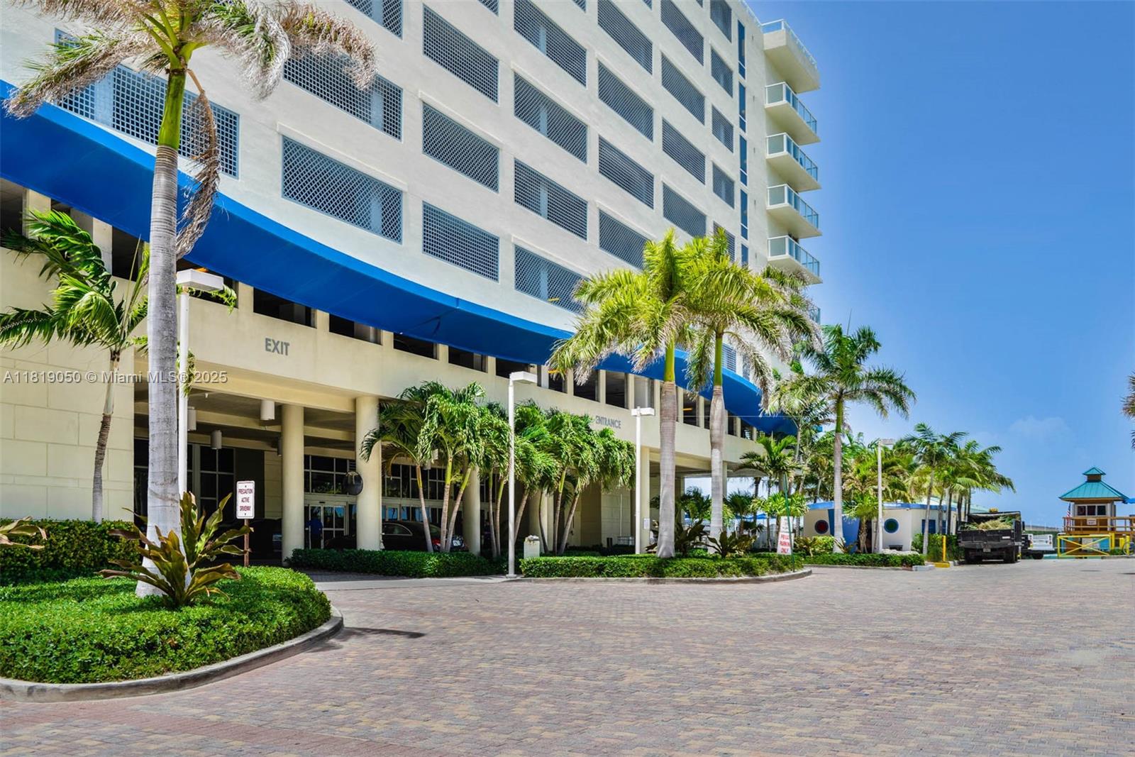 Sunny Isles Beach, Florida, 33160, United States, 2 Bedrooms Bedrooms, ,2 BathroomsBathrooms,Residential,For Sale,1991948