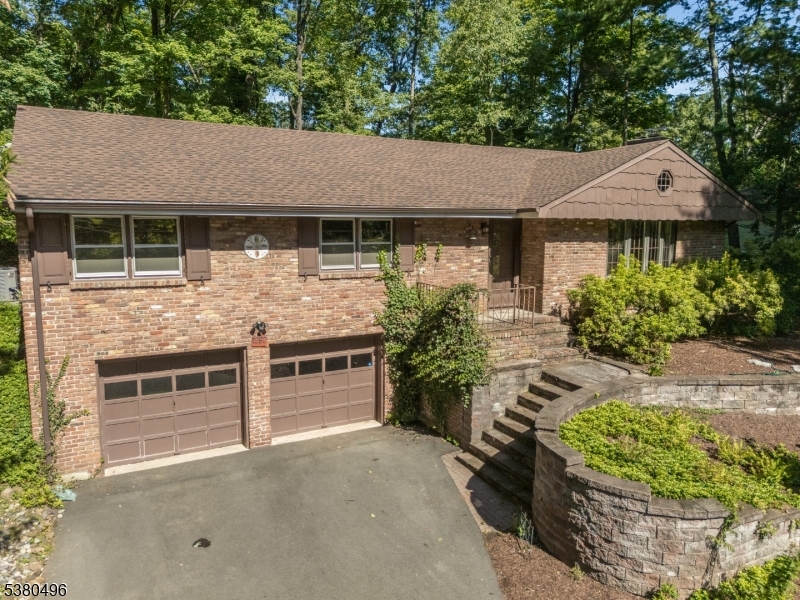 Bridgewater Twp., New Jersey, 07920, United States, 3 Bedrooms Bedrooms, ,2 BathroomsBathrooms,Residential,For Sale,1927151