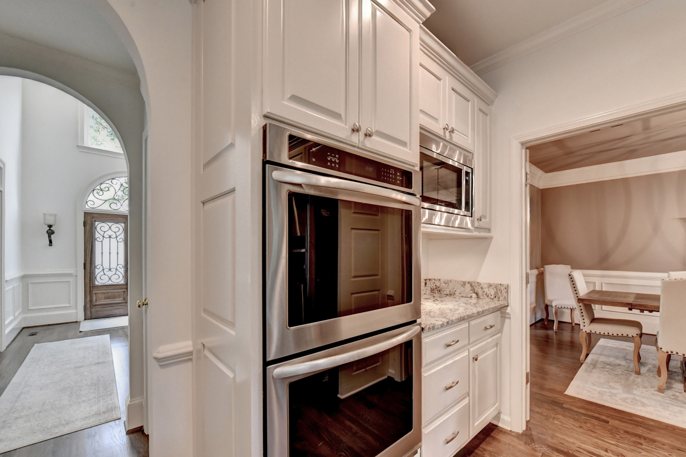  Stunning, Fully Renovated Glen Abbey Home Nestled in the Heart of Alpharetta - 物件實景