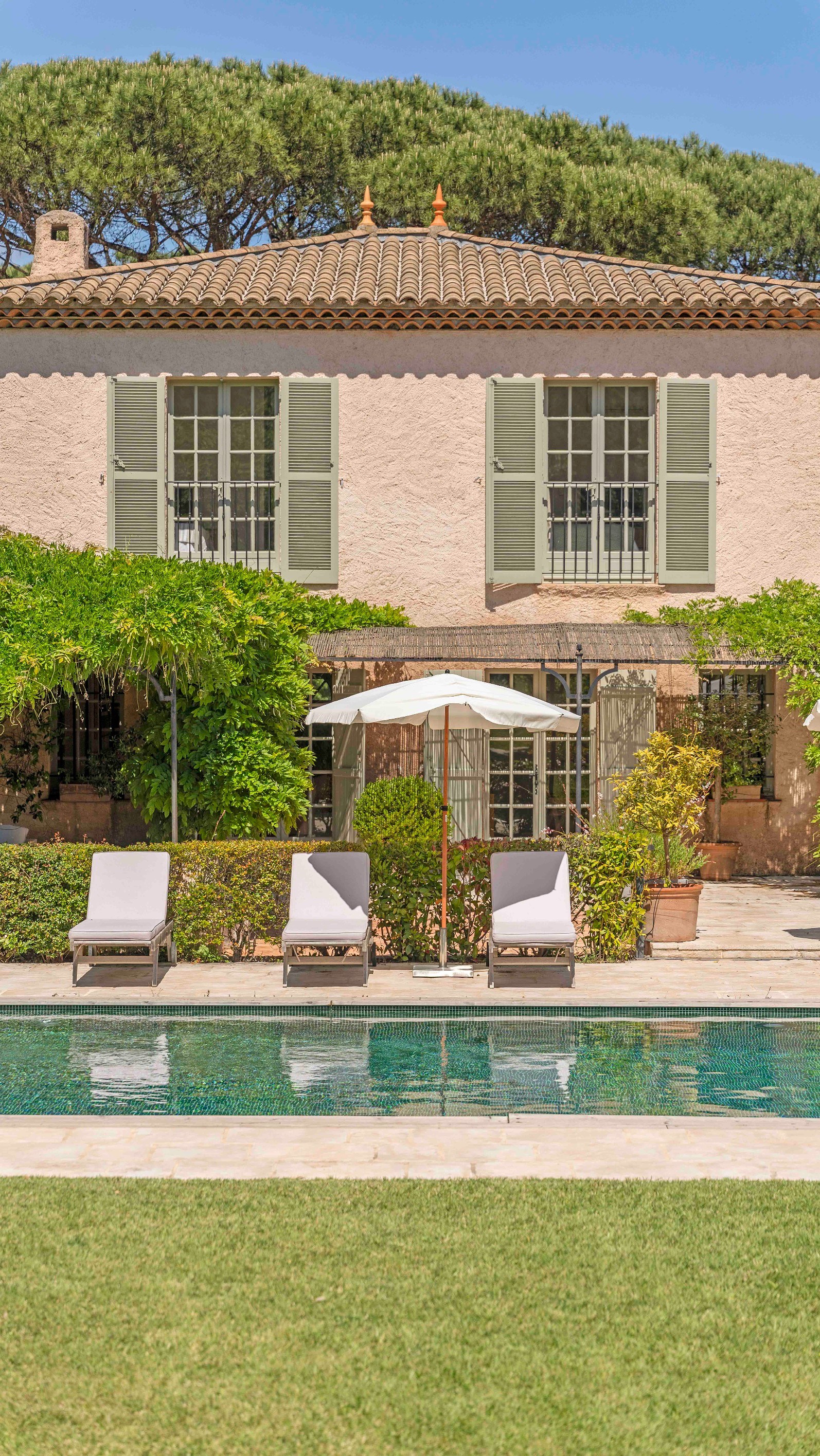  Provençal villa of 210 m² with swimming pool and landscaped garden near Pampelo… - 物件實景