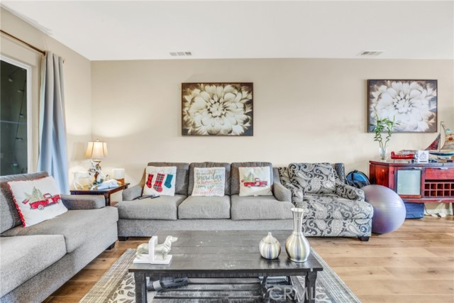 Lakewood, California, 90715, United States, 3 Bedrooms Bedrooms, ,4 BathroomsBathrooms,Residential,For Sale,1860565