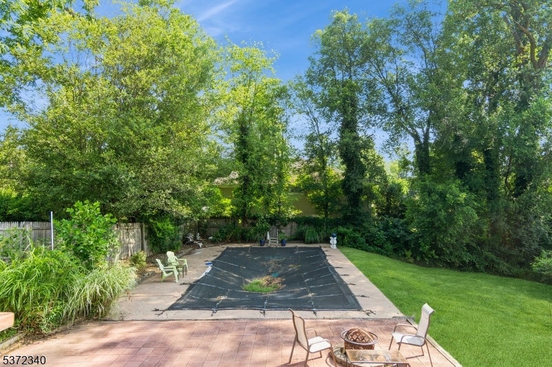 Mountainside Boro, New Jersey, 07092, United States, 5 Bedrooms Bedrooms, ,3 BathroomsBathrooms,Residential,For Sale,1901870
