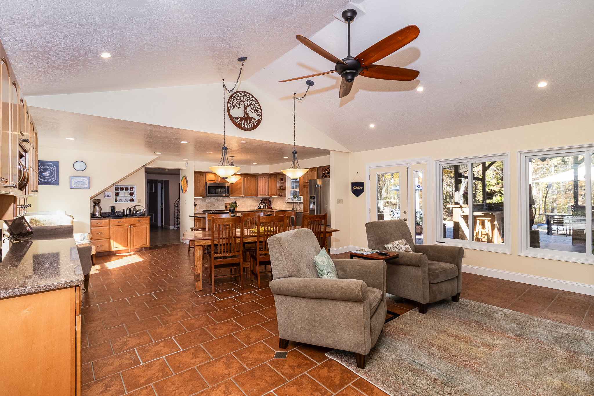 Charelston, Illinois, 61920, United States, 3 Bedrooms Bedrooms, ,3 BathroomsBathrooms,Residential,For Sale,1988576