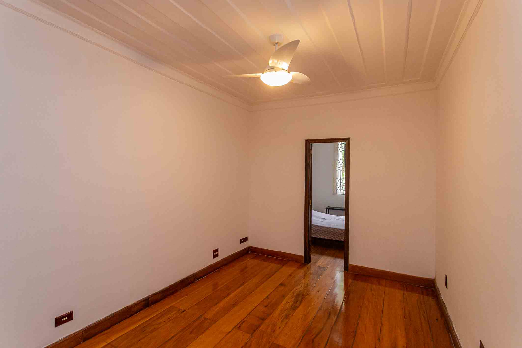  Residence on a quiet street with expansion potential - 物件實景