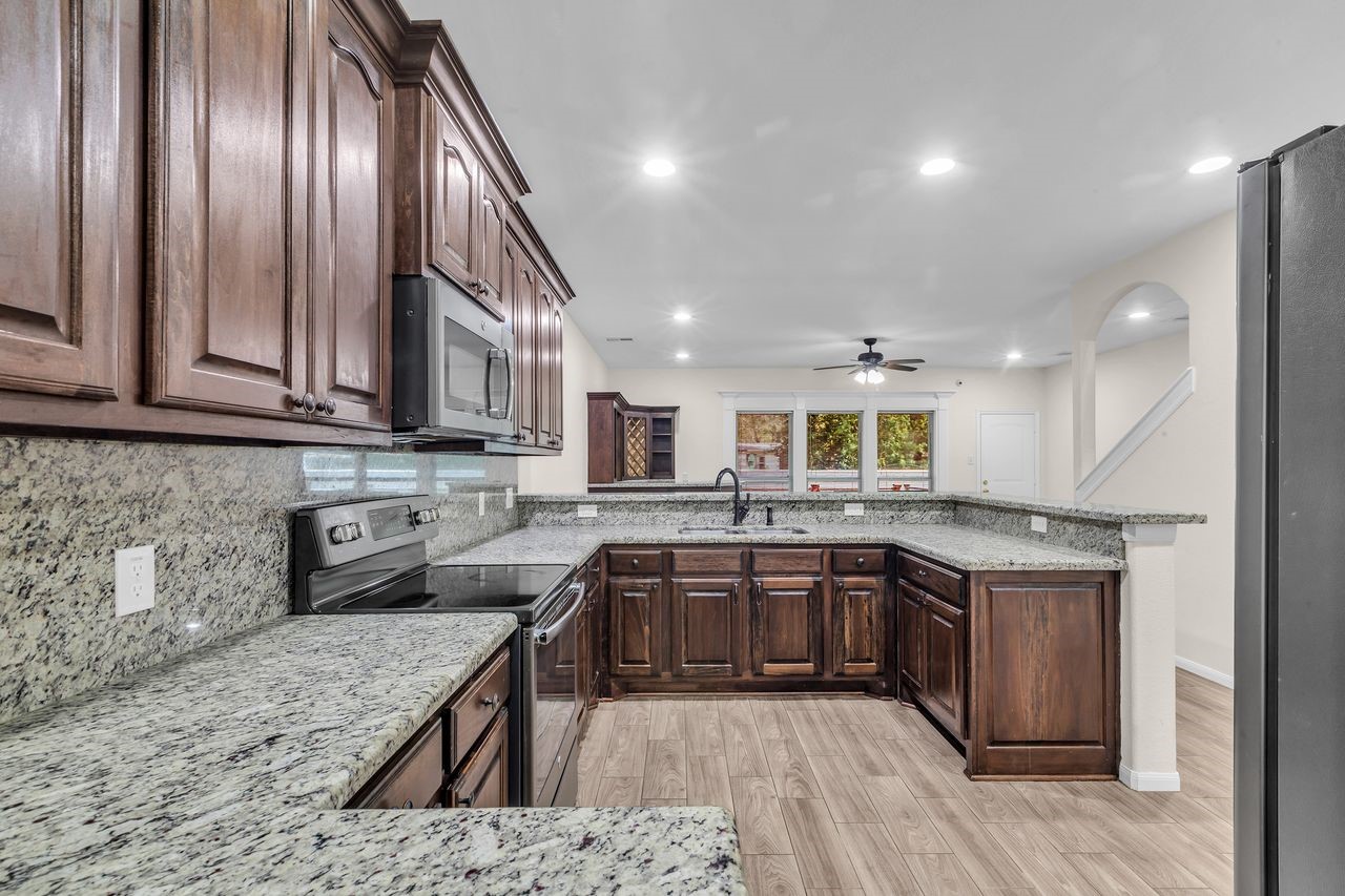 Porter, Tennessee, 77365, United States, 6 Bedrooms Bedrooms, ,4 BathroomsBathrooms,Residential,For Sale,1970156