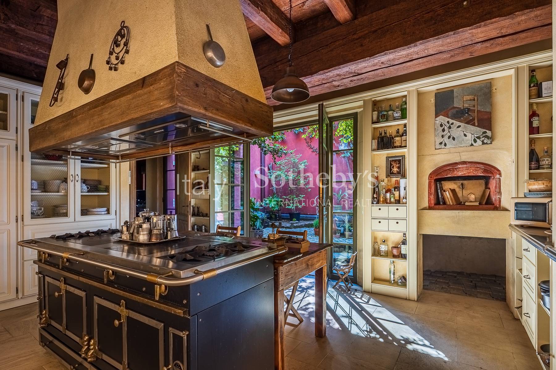  A refined residence in a private setting - 物件實景