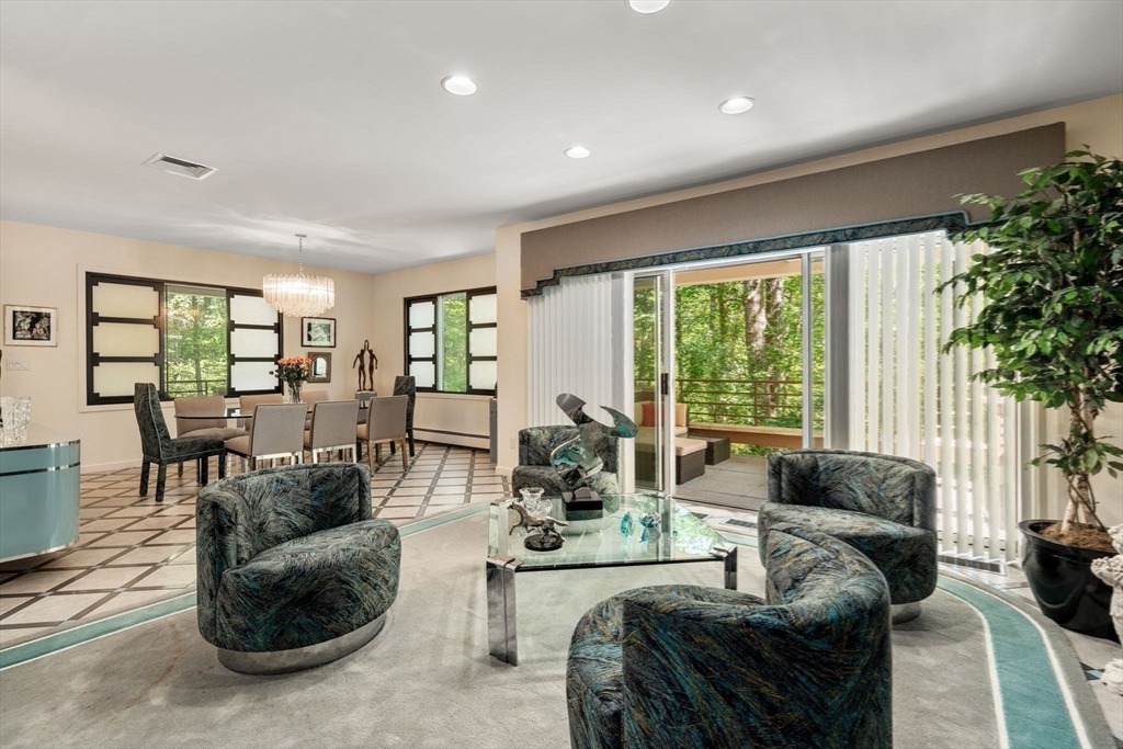Boston, Massachusetts, 02467, United States, 2 Bedrooms Bedrooms, ,3 BathroomsBathrooms,Residential,For Sale,1940197