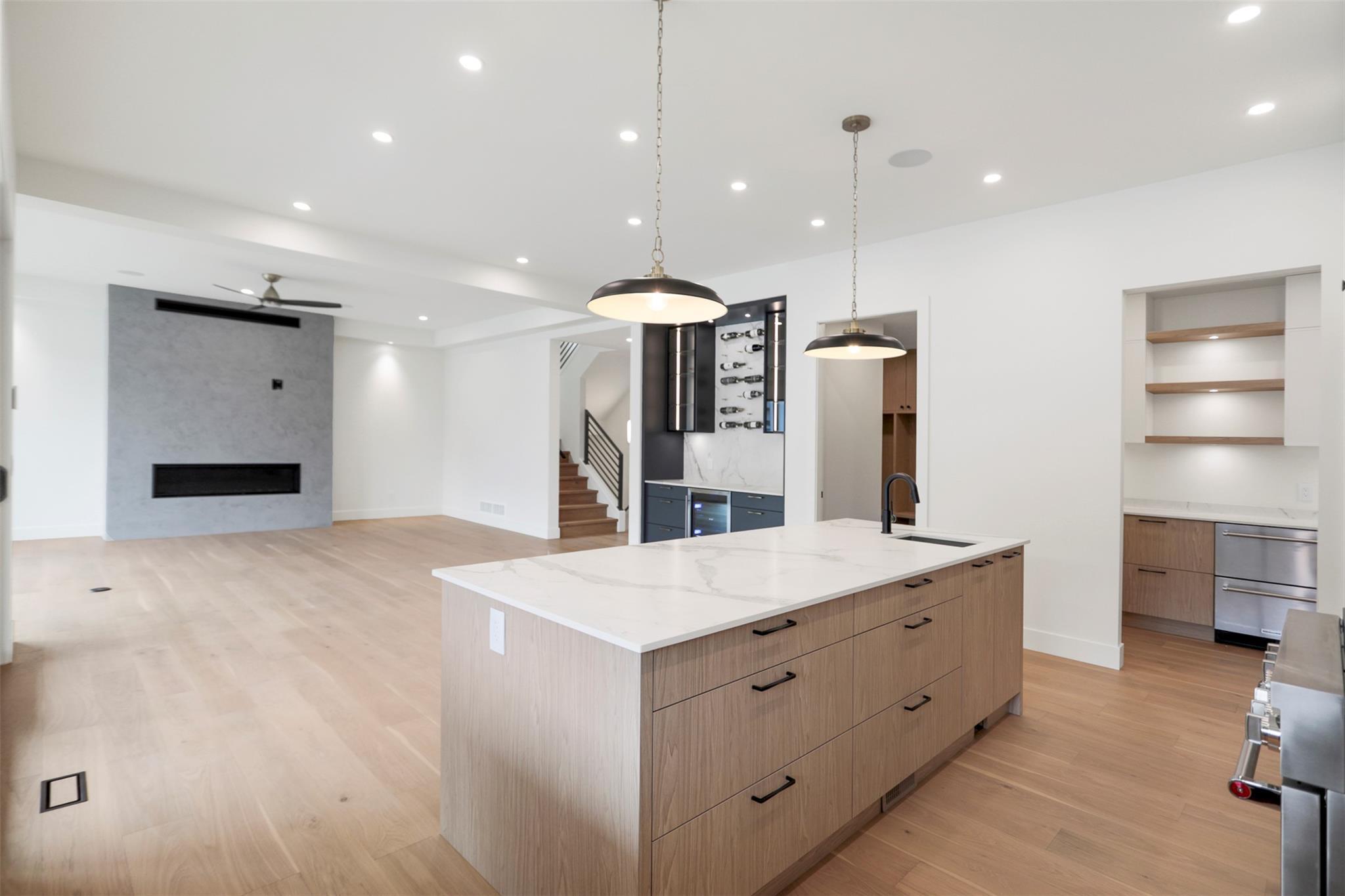 KELOWNA, British Columbia, V1W 0C4, CA, 5 Bedrooms Bedrooms, ,4 BathroomsBathrooms,Residential,For Sale,1960562