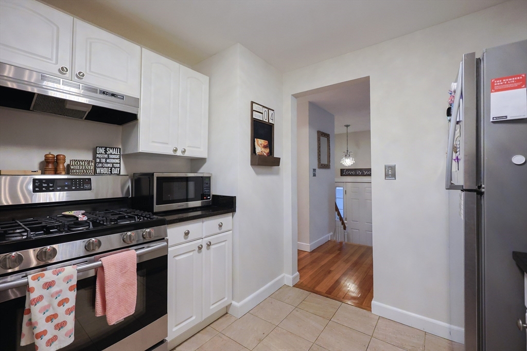 Framingham, Massachusetts, 01701, United States, 3 Bedrooms Bedrooms, ,2 BathroomsBathrooms,Residential,For Sale,1987997