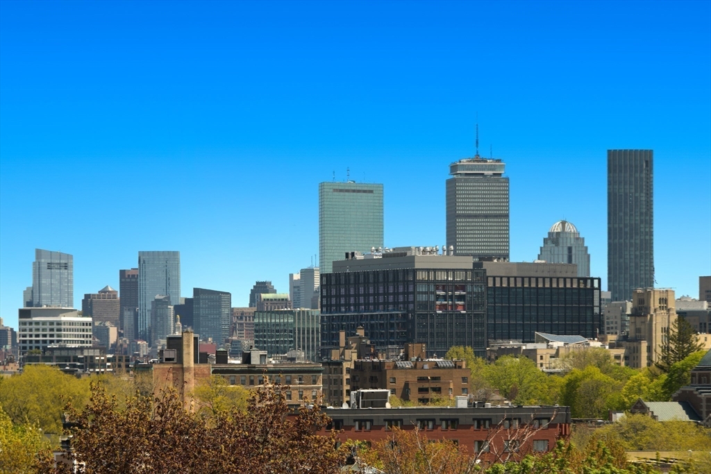 Brookline, Massachusetts, 02446, United States, 3 Bedrooms Bedrooms, ,4 BathroomsBathrooms,Residential,For Sale,1975462