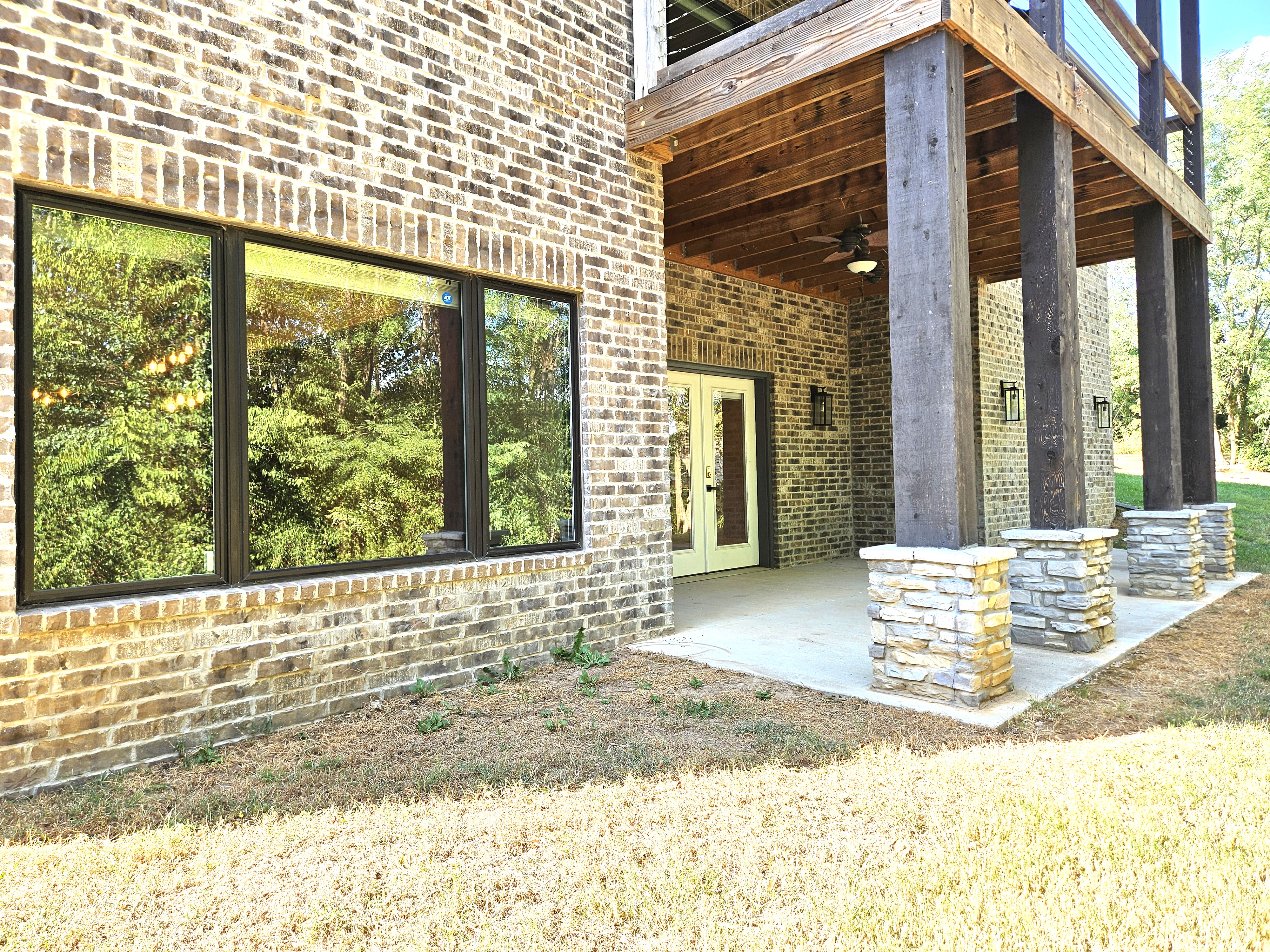 SPRINGFIELD, Missouri, 65804, United States, 4 Bedrooms Bedrooms, ,4 BathroomsBathrooms,Residential,For Sale,1996433