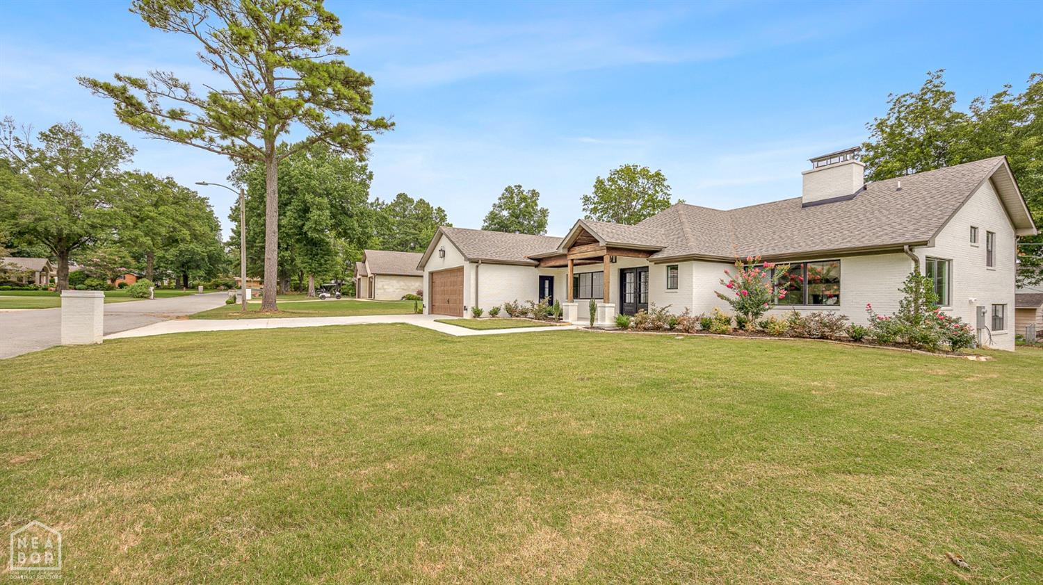 Jonesboro, Arkansas, 72401, United States, 5 Bedrooms Bedrooms, ,5 BathroomsBathrooms,Residential,For Sale,1923509
