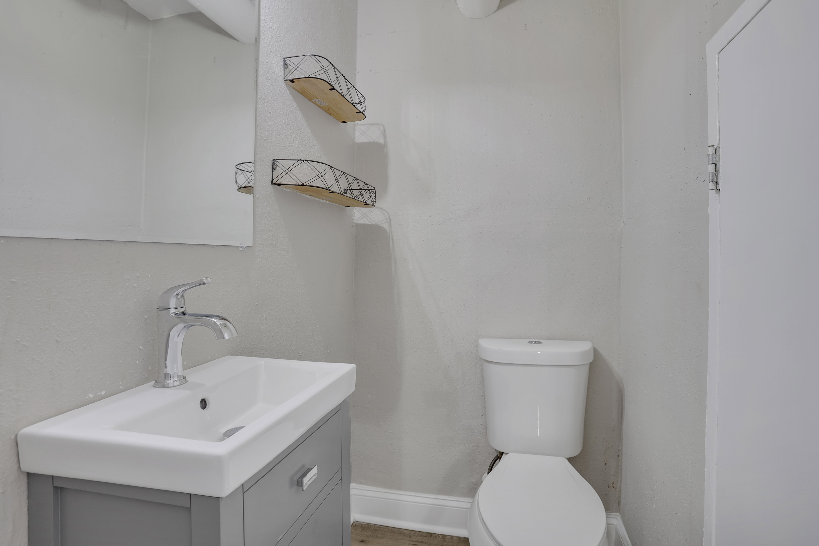  Renovated, End-Unit Townhome with Private Patio - 物件實景