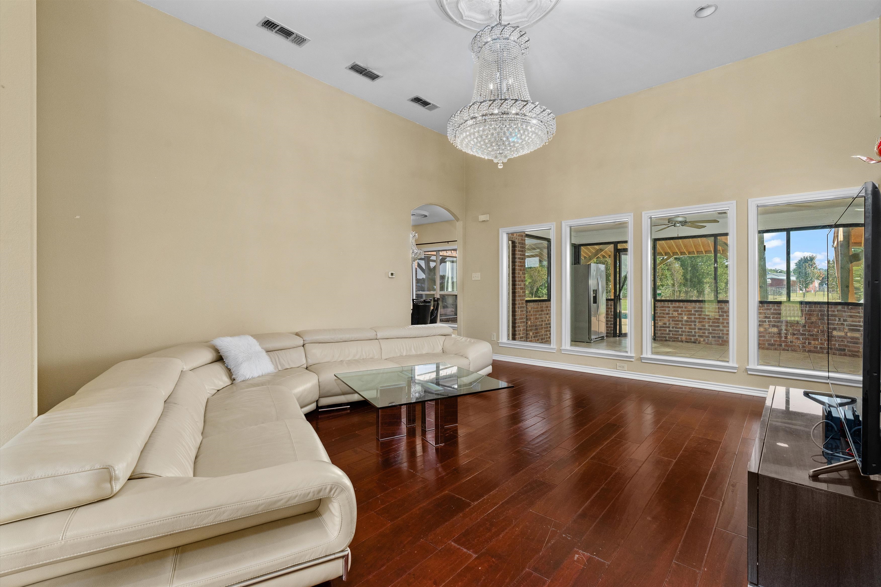 Henderson, Texas, 75654, United States, 5 Bedrooms Bedrooms, ,3 BathroomsBathrooms,Residential,For Sale,1983255