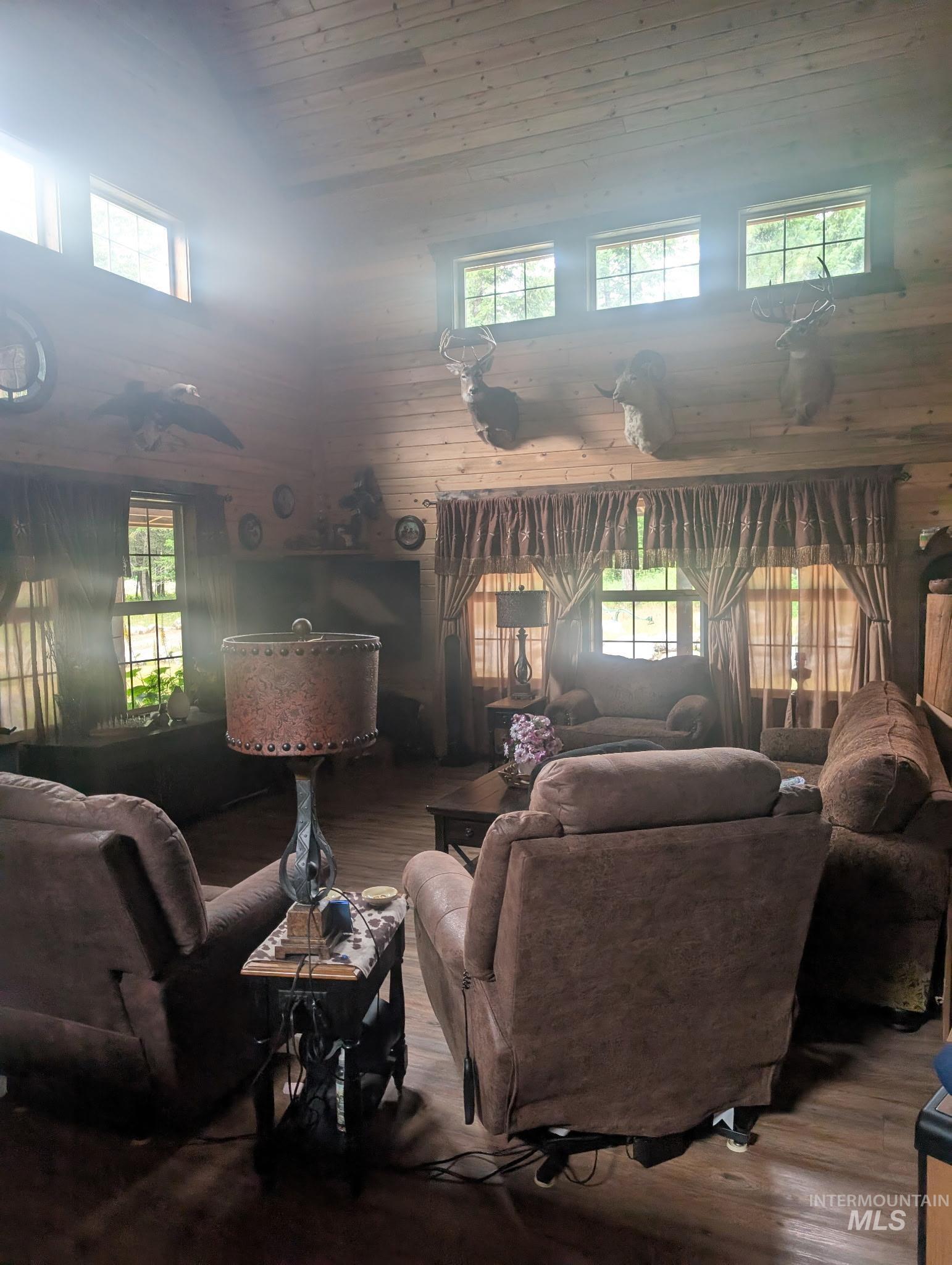 Athol, Idaho, 83801, United States, 5 Bedrooms Bedrooms, ,3 BathroomsBathrooms,Residential,For Sale,1903809