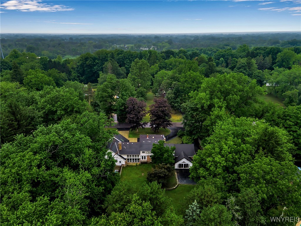 Elma, New York, 14059, United States, 7 Bedrooms Bedrooms, ,6 BathroomsBathrooms,Residential,For Sale,1935359