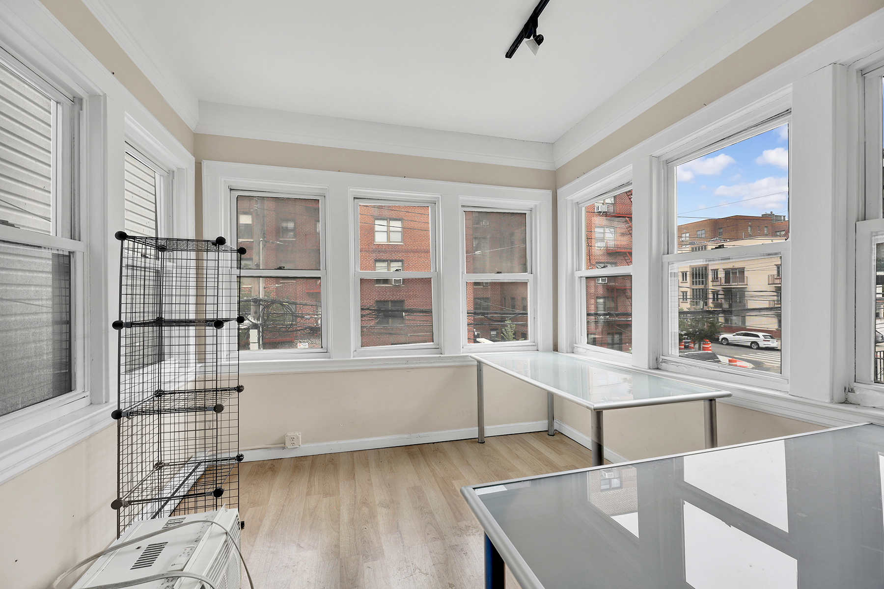 Brooklyn, New York, 11235, United States, 10 Bedrooms Bedrooms, ,4 BathroomsBathrooms,Residential,For Sale,1975814