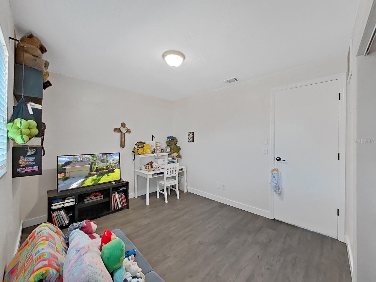 PALM HARBOR, Florida, 34683, United States, 5 Bedrooms Bedrooms, ,2 BathroomsBathrooms,Residential,For Sale,1982999