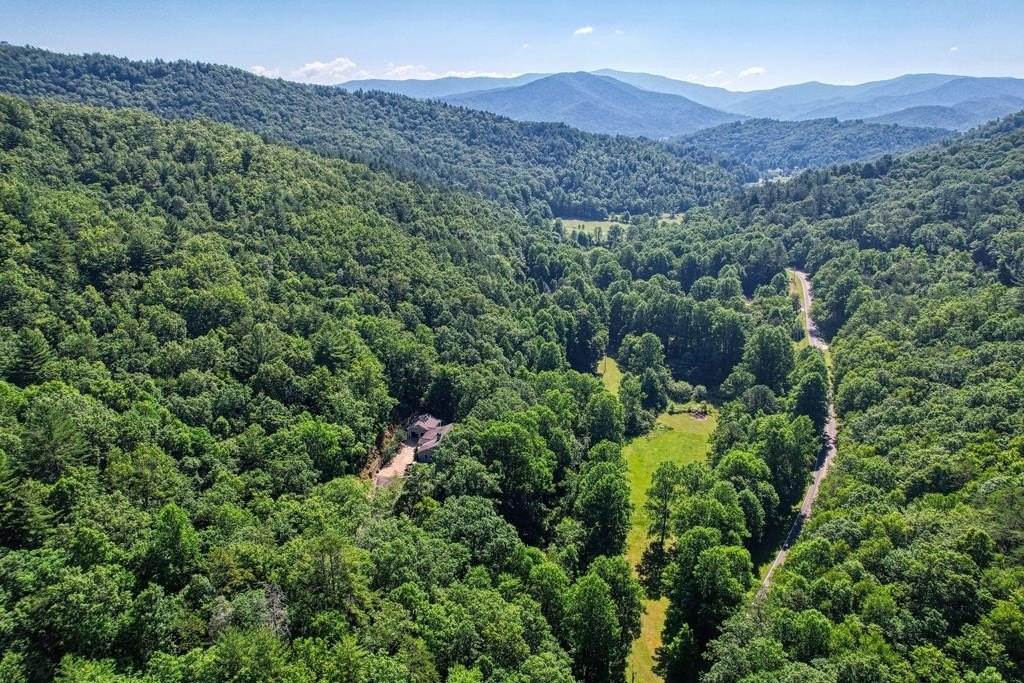 Hiawassee, Georgia, 30546, United States, 3 Bedrooms Bedrooms, ,5 BathroomsBathrooms,Residential,For Sale,1792070