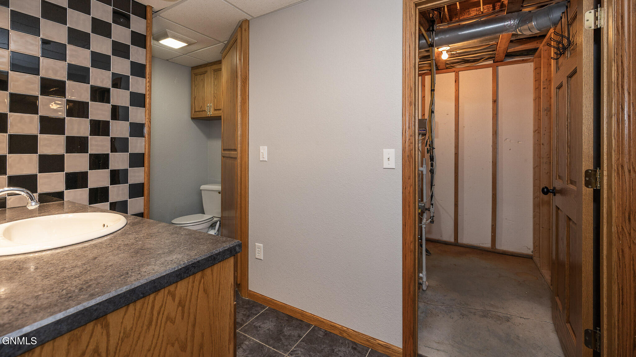 Center, North Dakota, 58530, United States, 4 Bedrooms Bedrooms, ,3 BathroomsBathrooms,Residential,For Sale,1982798