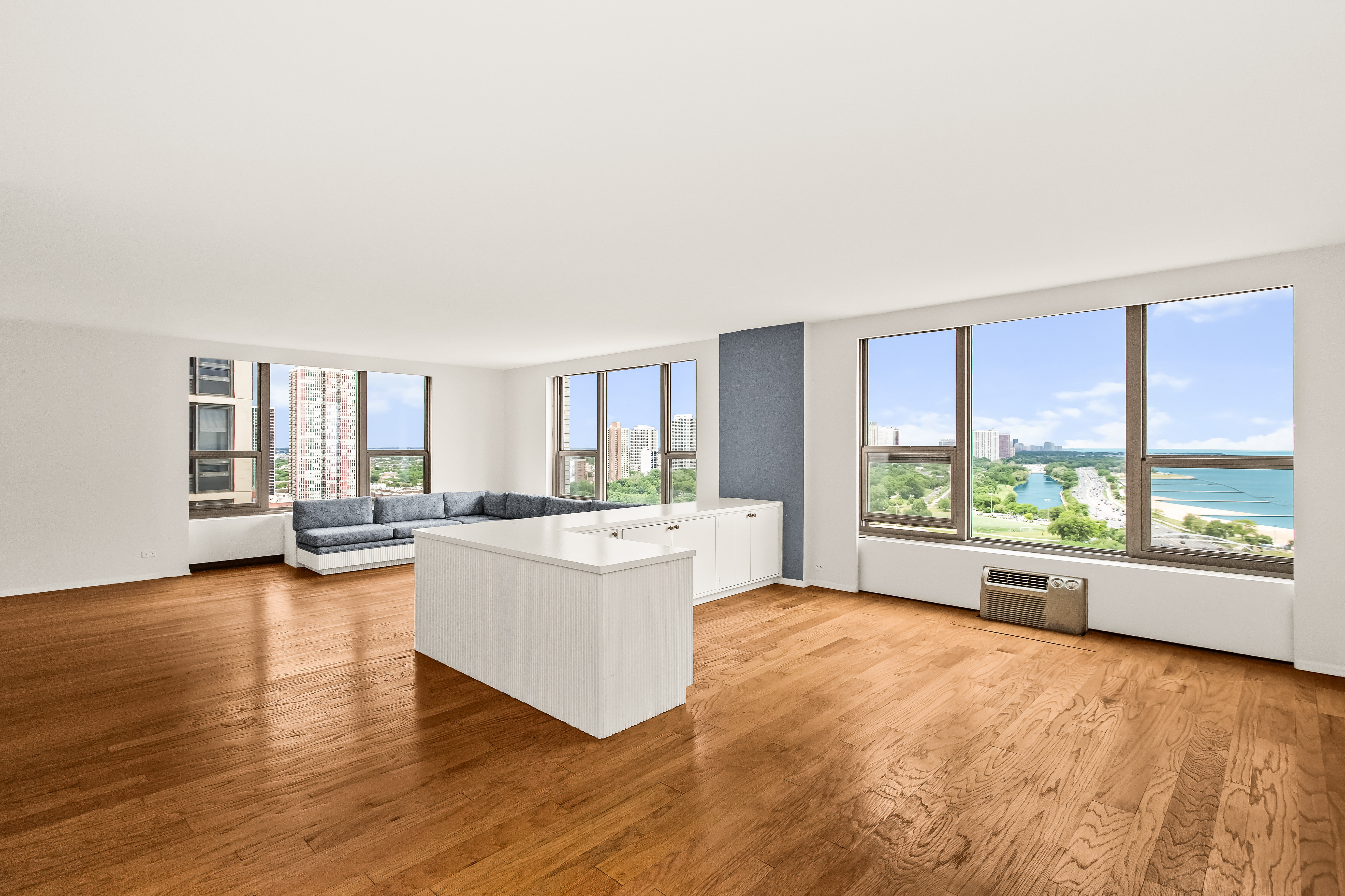  Breathtaking Views of Lake Michigan and Lincoln Park from Every Angle - 物件實景