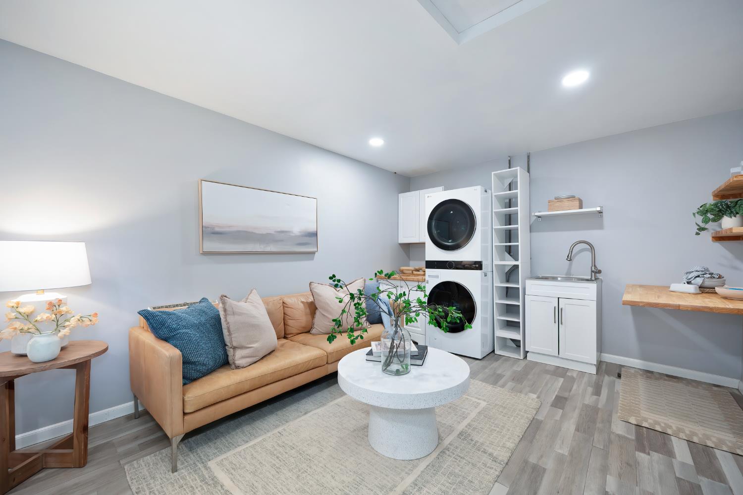 Sacramento, California, 95817, United States, 2 Bedrooms Bedrooms, ,1 BathroomBathrooms,Residential,For Sale,1991606