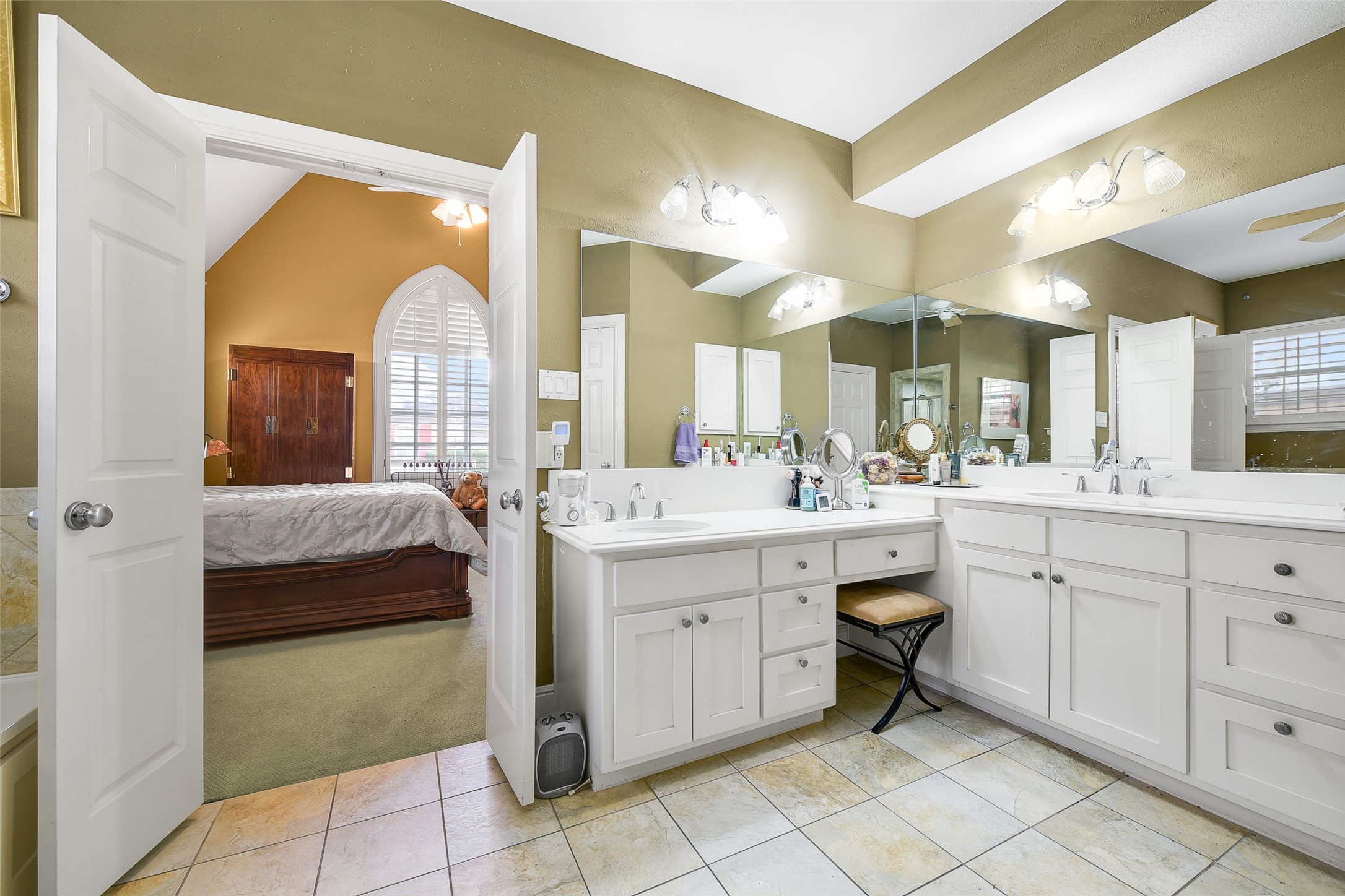 Fort Worth, Texas, 76109, United States, 3 Bedrooms Bedrooms, ,3 BathroomsBathrooms,Residential,For Sale,1911939