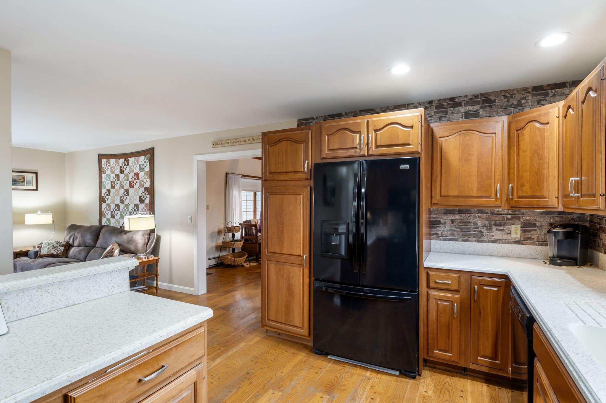 Sanford, Maine, 04083, United States, 3 Bedrooms Bedrooms, ,2 BathroomsBathrooms,Residential,For Sale,1987939