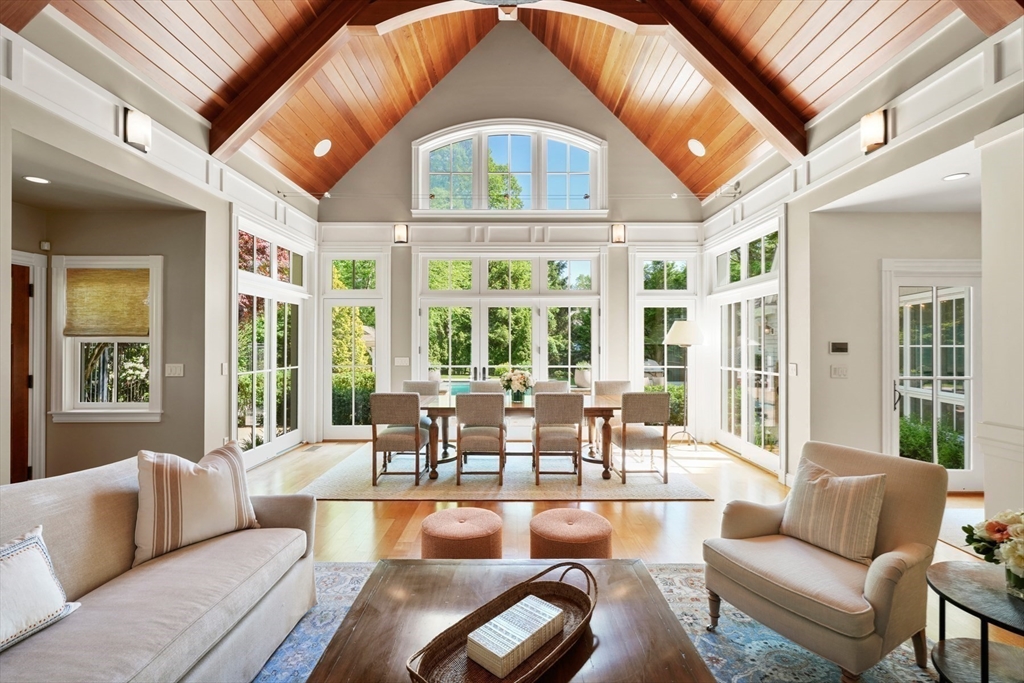 Wellesley, Massachusetts, 02481, United States, 2 Bedrooms Bedrooms, ,3 BathroomsBathrooms,Residential,For Sale,1941651