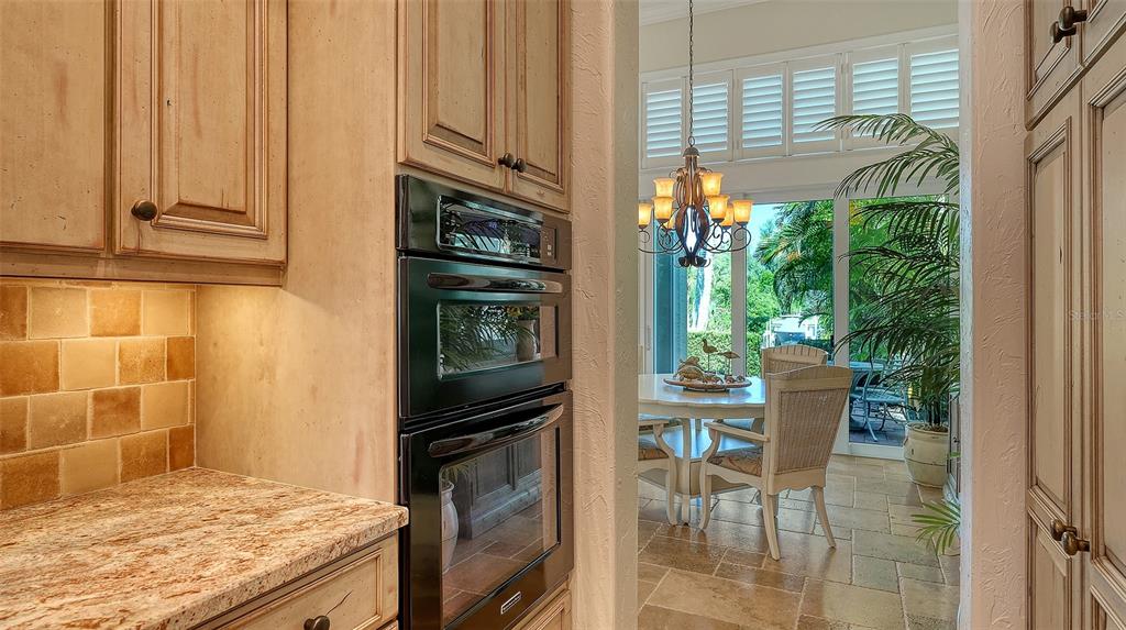 Longboat Key, Florida, 34228, United States, 3 Bedrooms Bedrooms, ,4 BathroomsBathrooms,Residential,For Sale,1986320