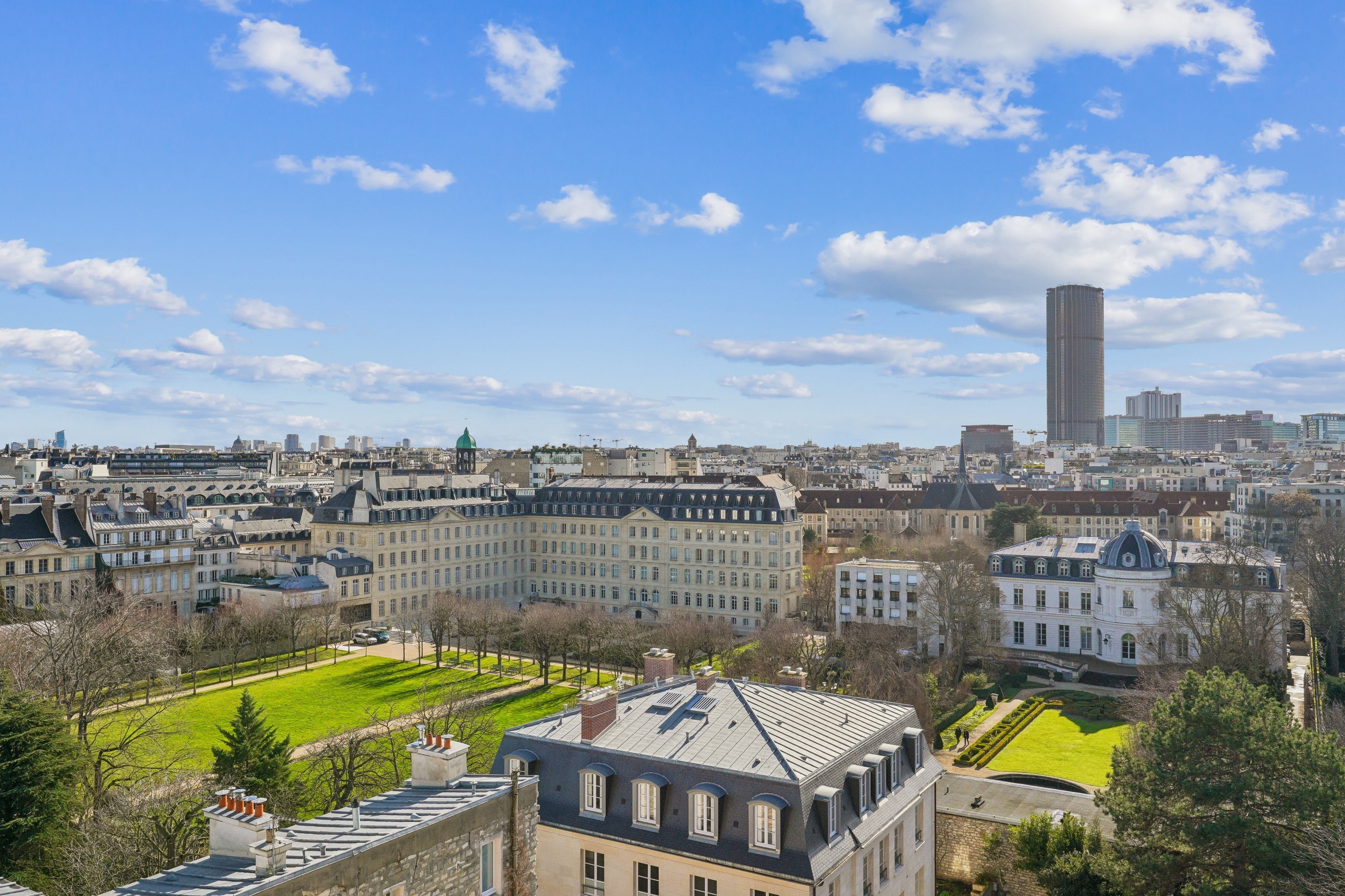  FOR SALE - Top floor apartment - 1 bedroom - Views over PARIS - Varenne - Matig… - 物件實景