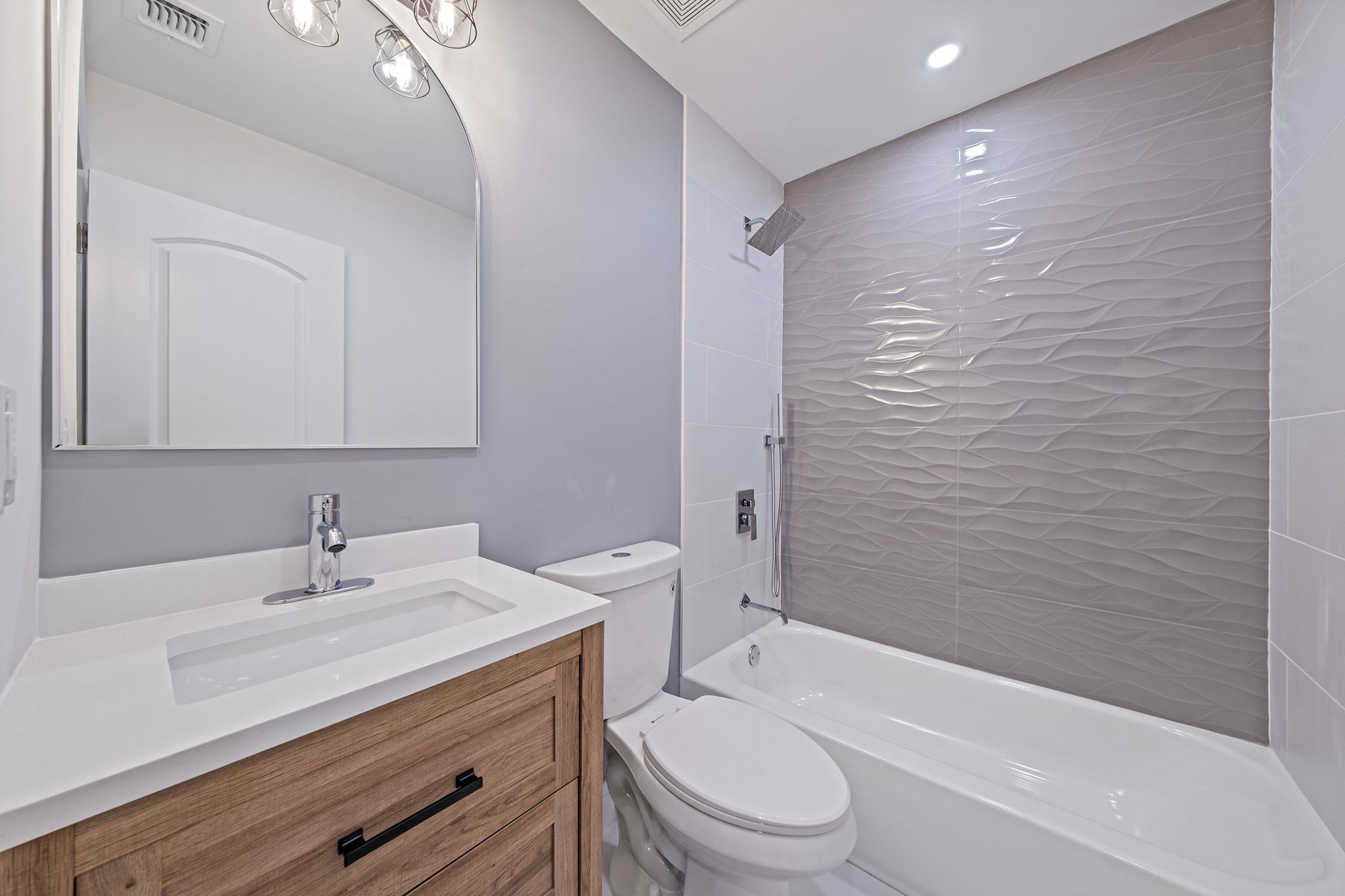 Centereach, New York, 11720, United States, 3 Bedrooms Bedrooms, ,3 BathroomsBathrooms,Residential,For Sale,1851254