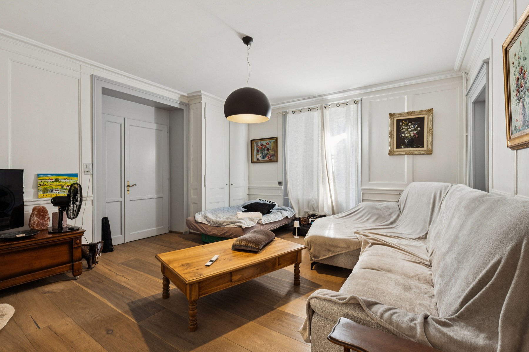  Elegant mansion comprising 3 apartments, with 2 horse stalls and 3 enclosed gara - 物件實景