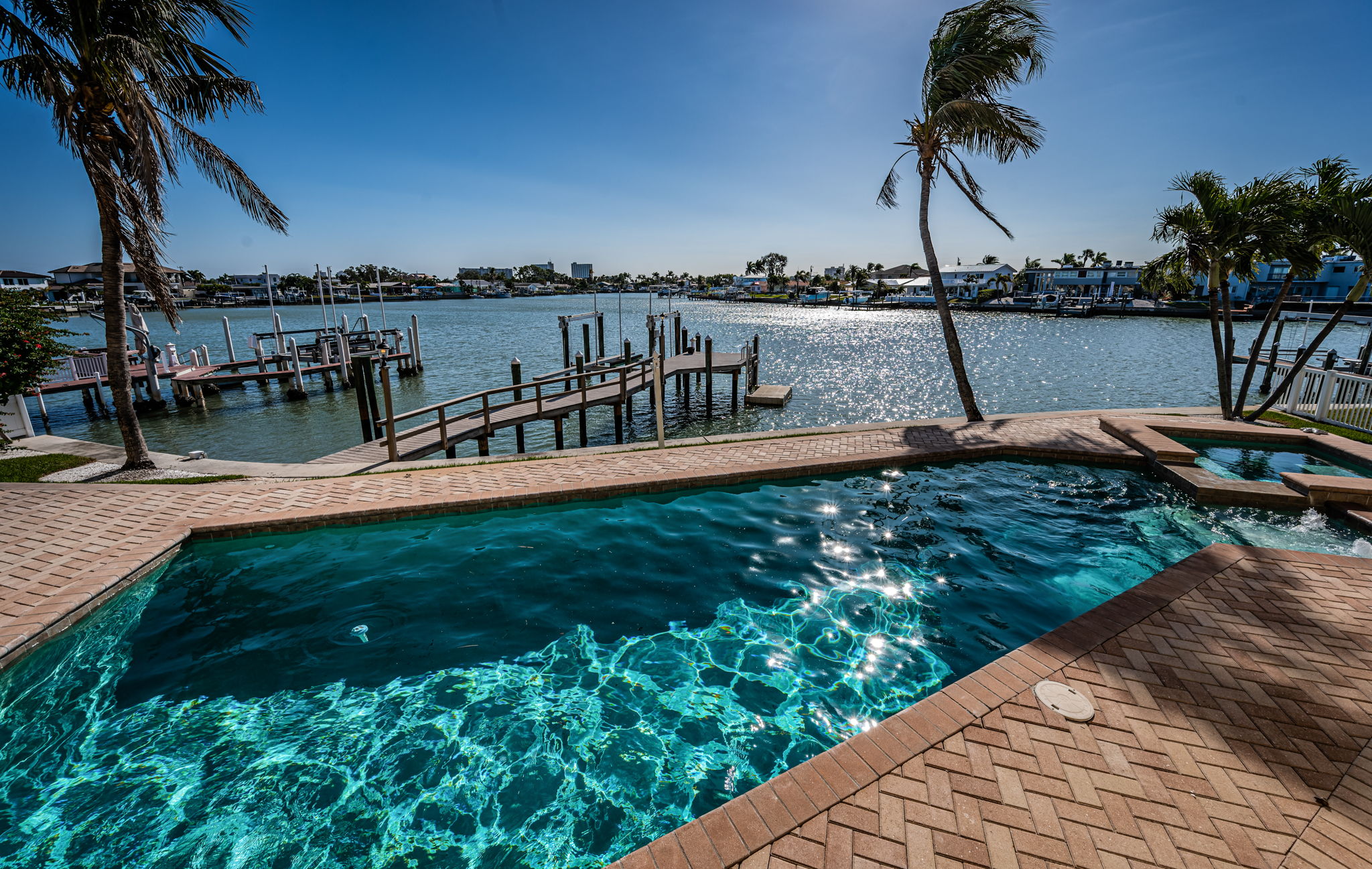 St Petersburg, Florida, 33707, United States, 5 Bedrooms Bedrooms, ,5 BathroomsBathrooms,Residential,For Sale,2006025