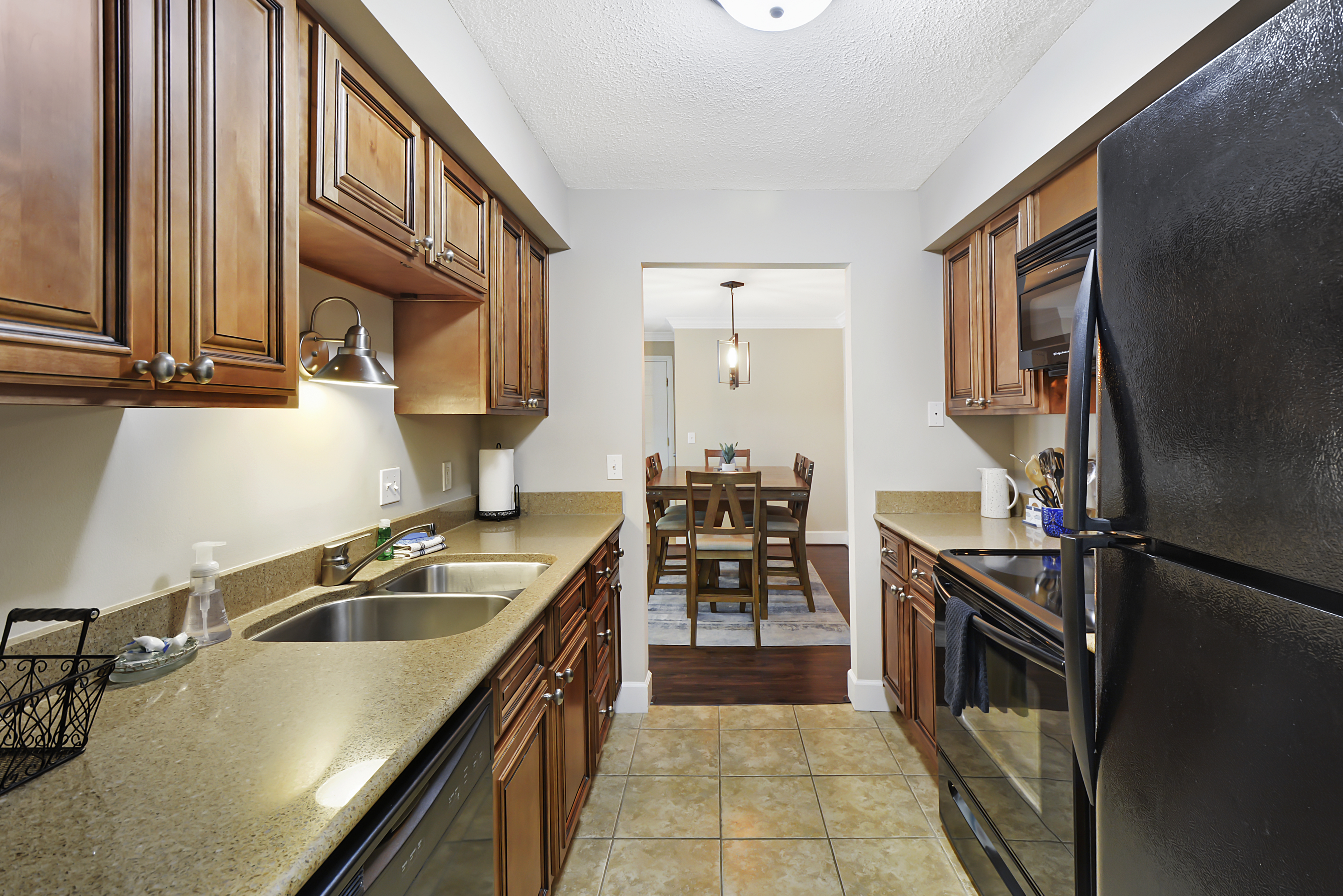 2511 Demere Road #8 - 物件實景