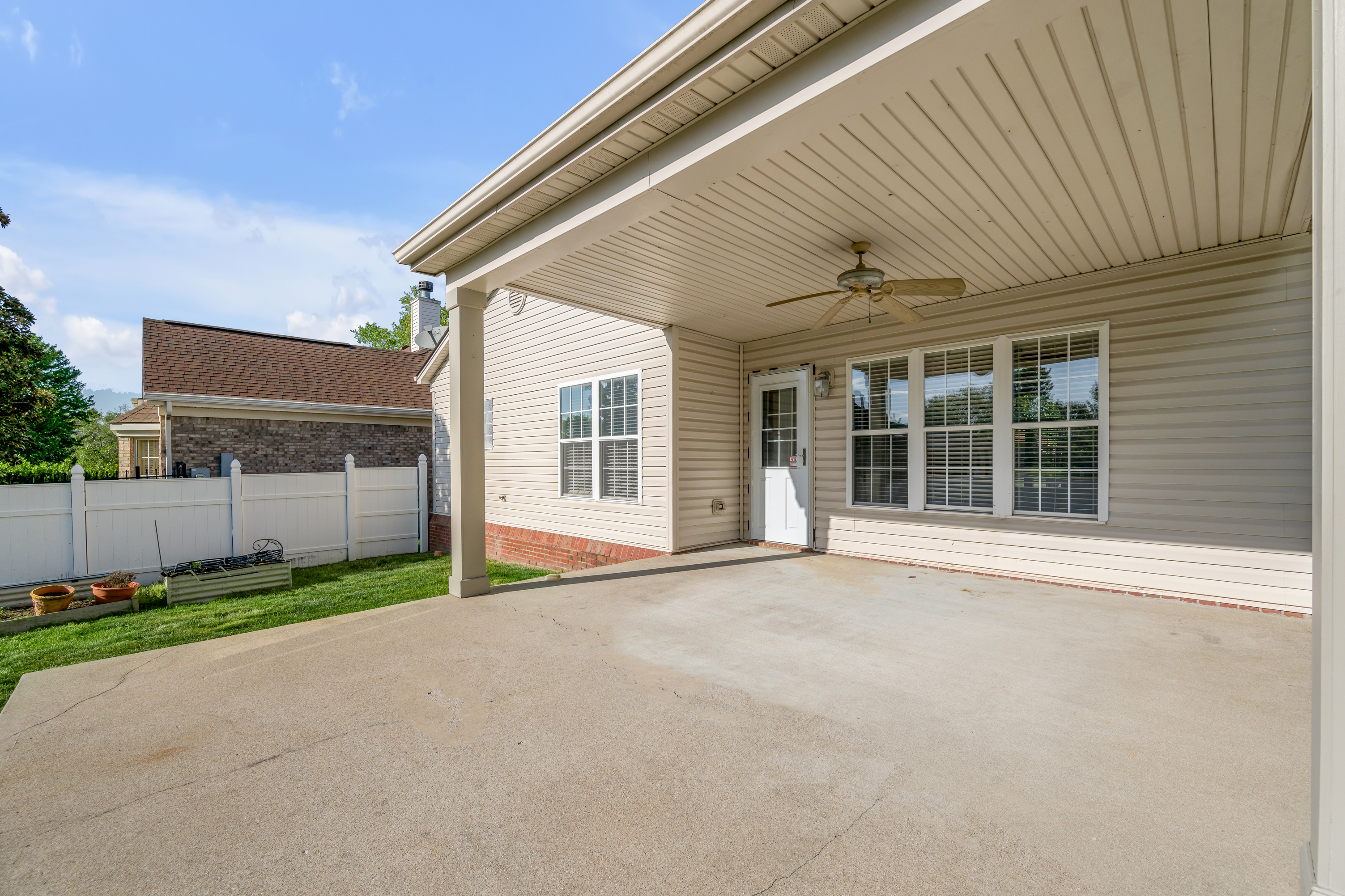  3253 Drayton Place - 物件實景